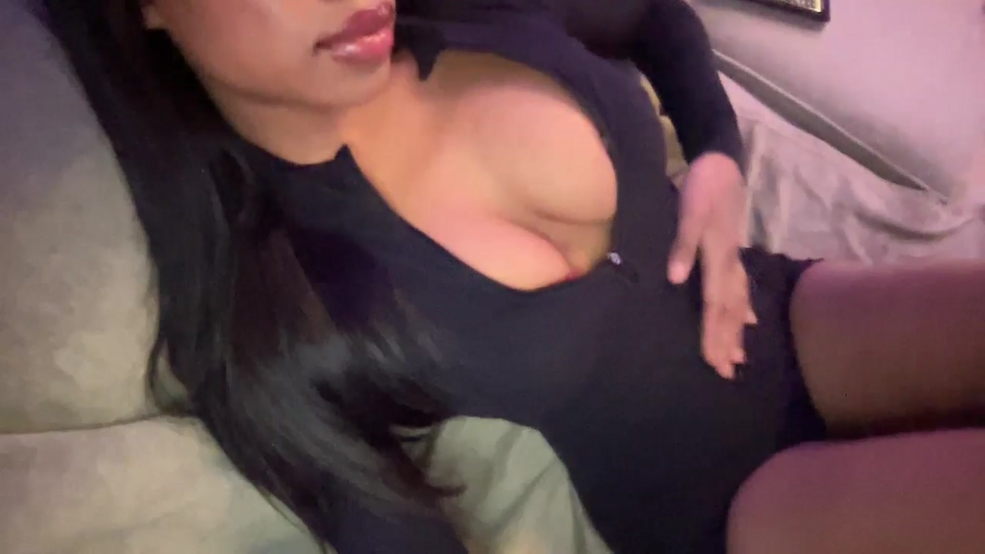 Gallery image thumbnail from EmiliaBrooks's myfreecams stream on, 01/20/2026, 22:54 image 10 of 20