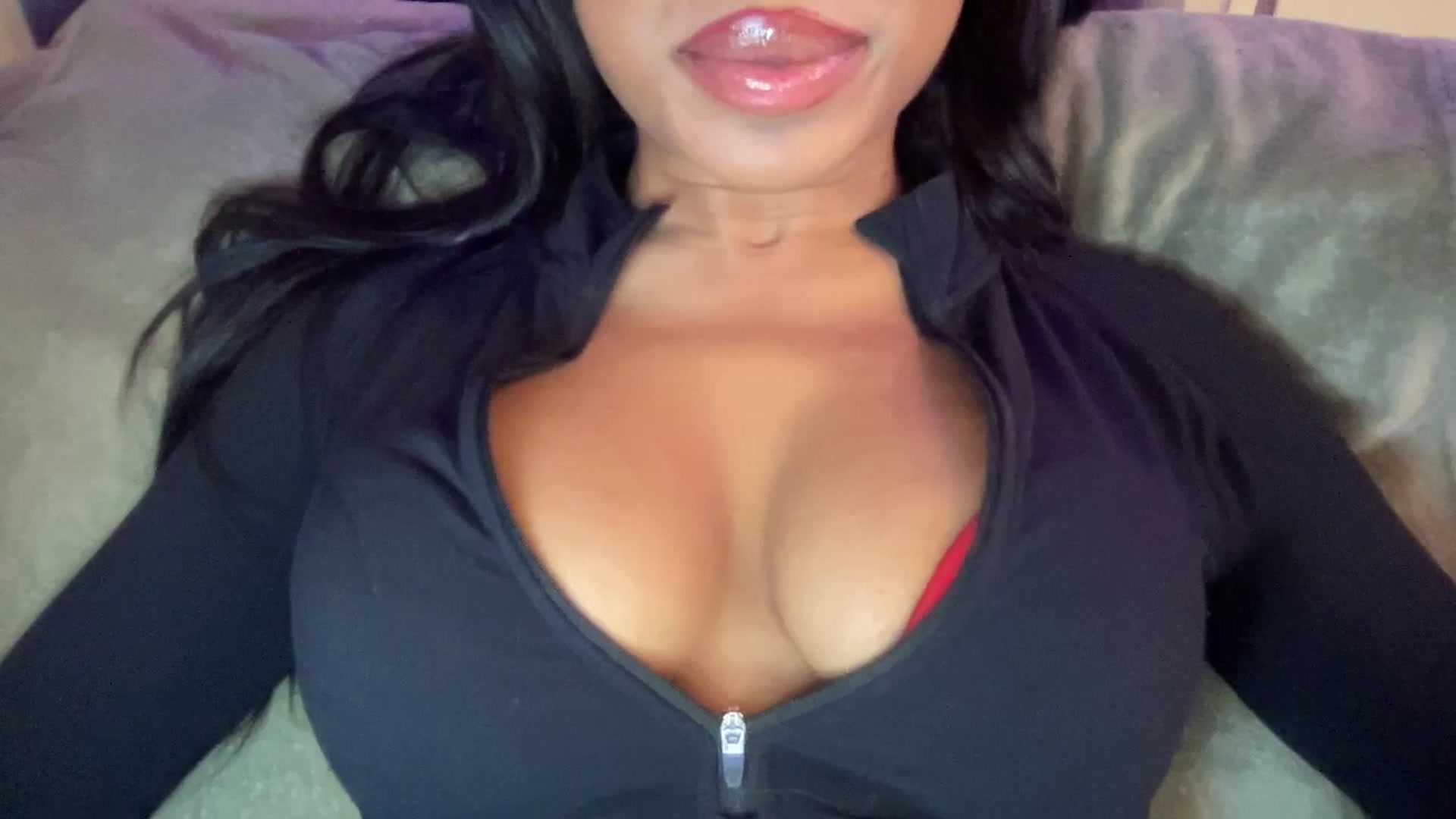 Gallery image thumbnail from EmiliaBrooks's myfreecams stream on, 01/30/2026, 01:27 image 13 of 20