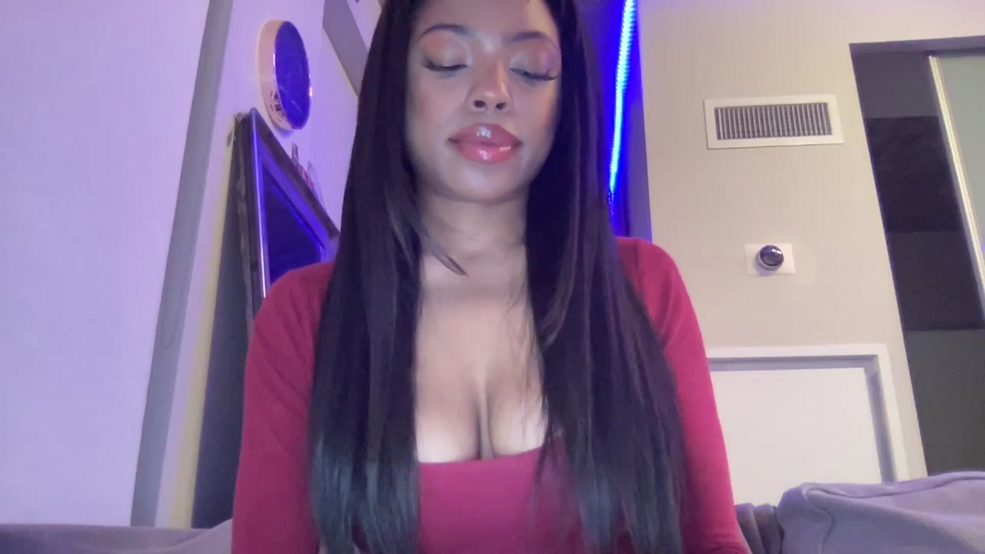 Gallery image thumbnail from EmiliaBrooks's myfreecams stream on, 02/01/2026, 02:40 image 18 of 20