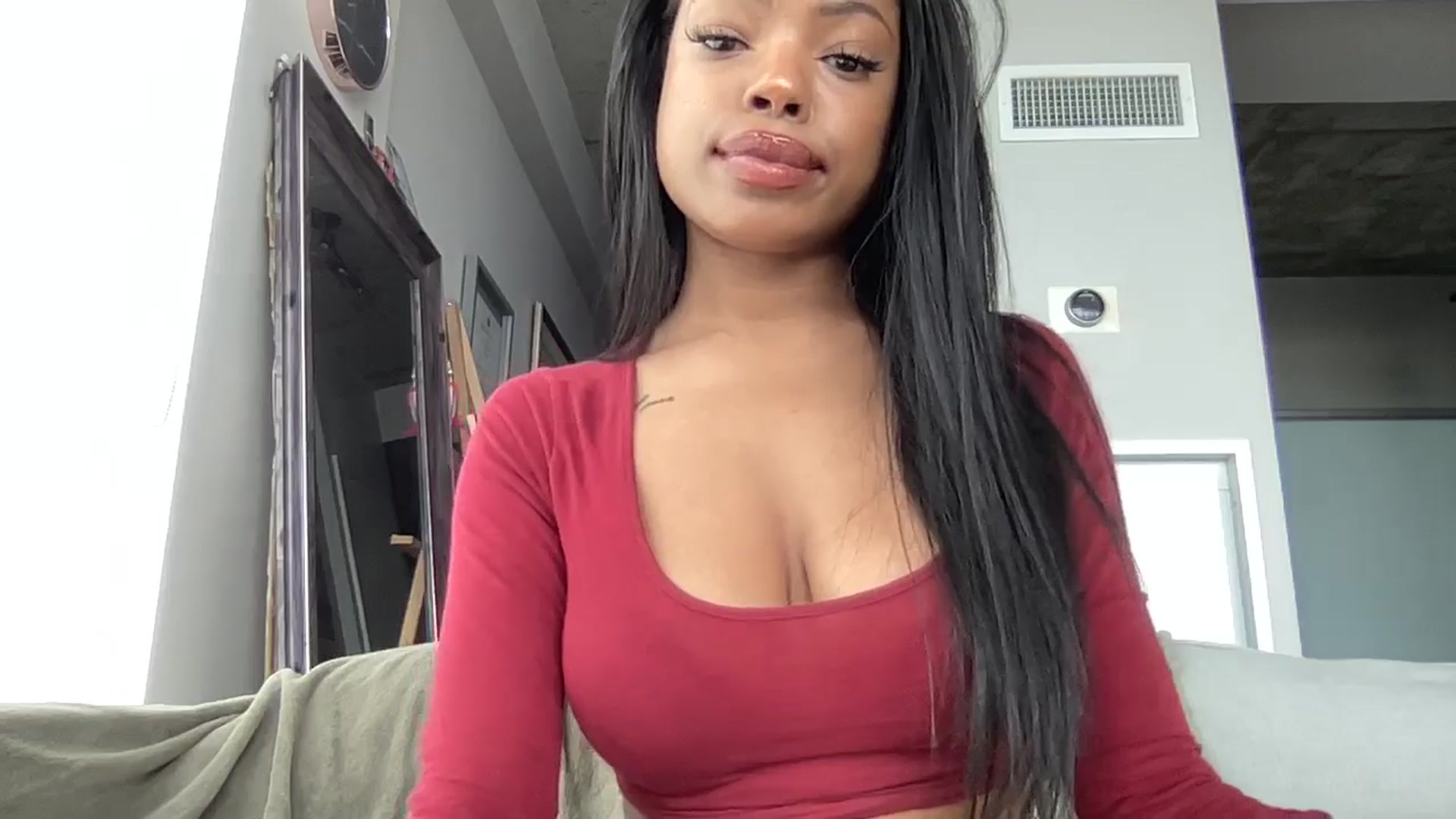 Gallery image thumbnail from EmiliaBrooks's myfreecams stream on, 04/13/2026, 19:58 image 20 of 20