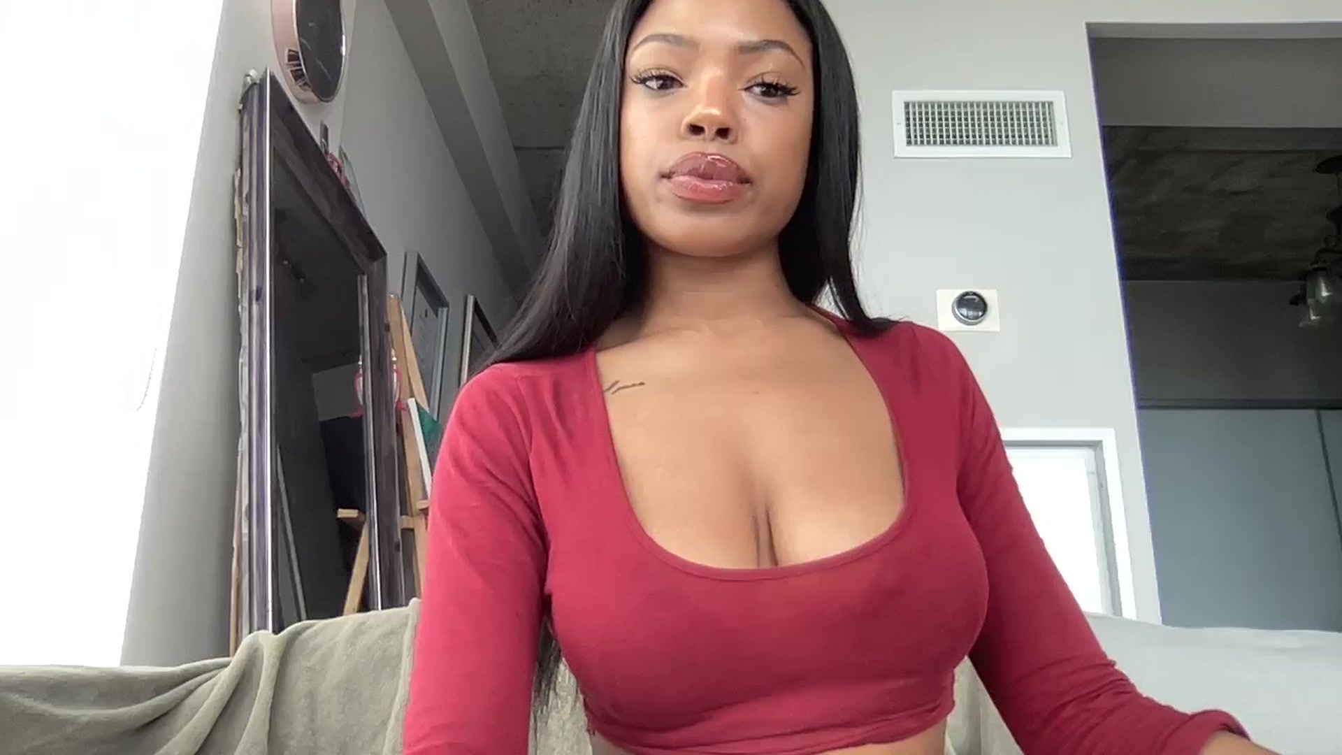 Gallery image thumbnail from EmiliaBrooks's myfreecams stream on, 04/13/2026, 19:58 image 2 of 20