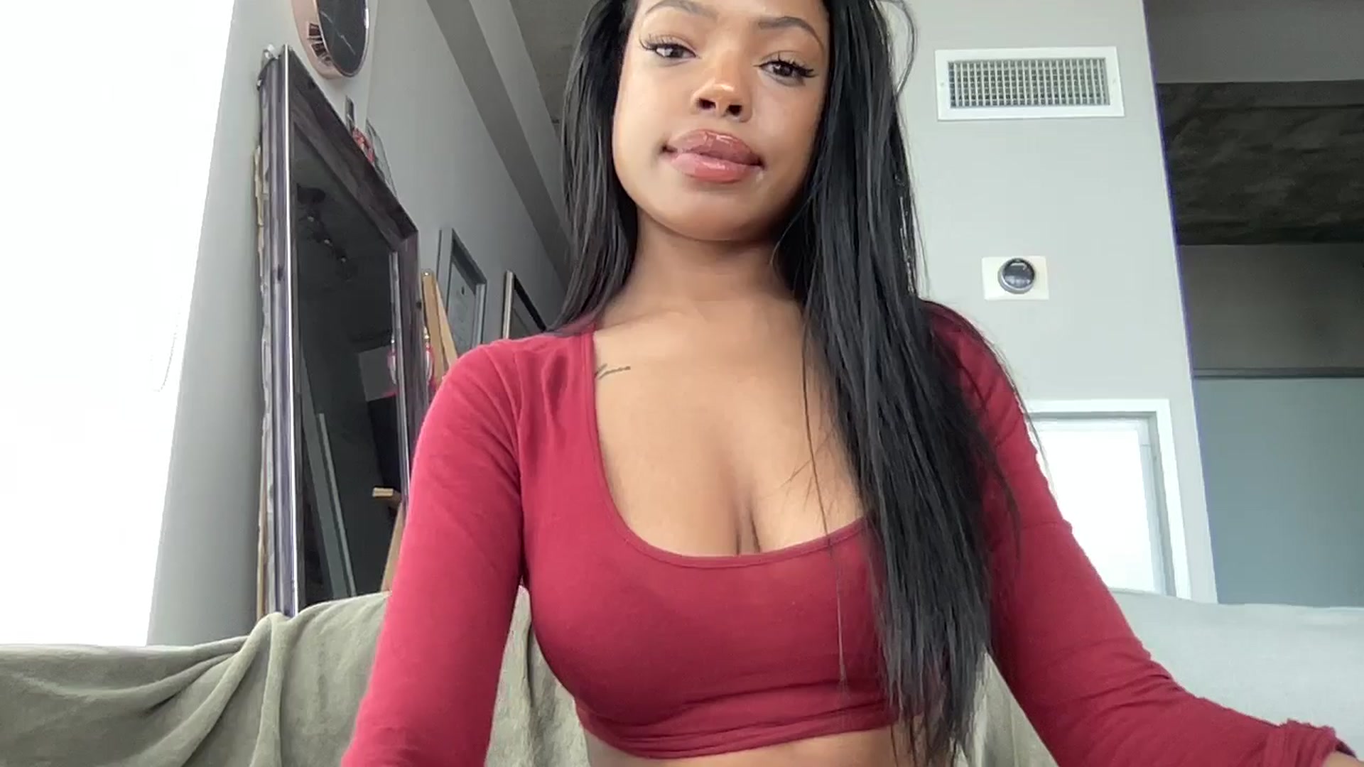 Gallery image thumbnail from EmiliaBrooks's myfreecams stream on, 04/13/2026, 19:58 image 19 of 20