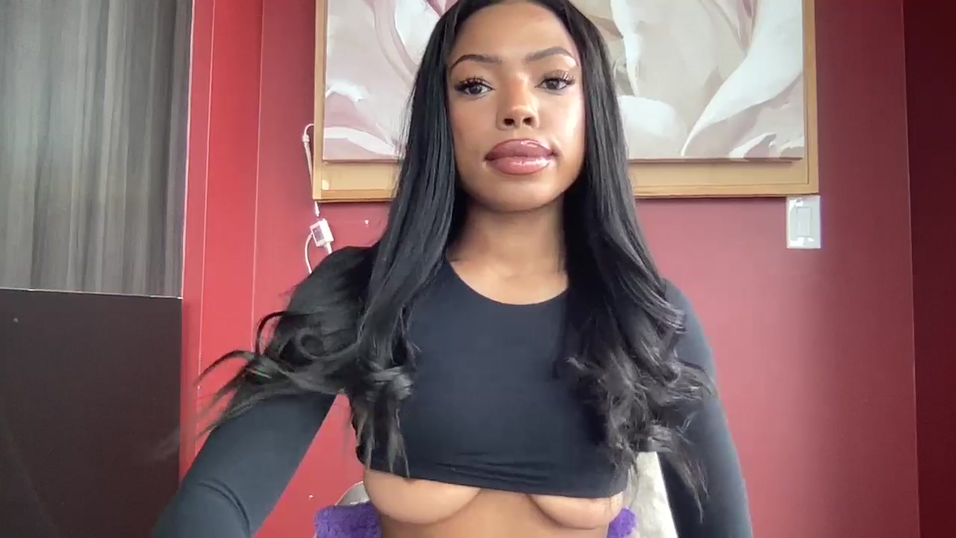 Gallery image thumbnail from EmiliaBrooks's myfreecams stream on, 04/20/2026, 20:18 image 14 of 20