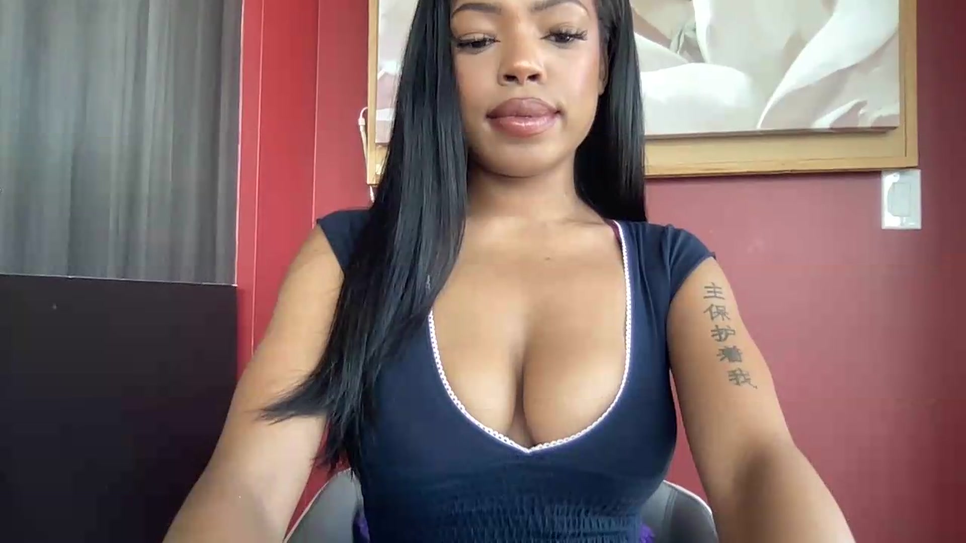Gallery image thumbnail from EmiliaBrooks's myfreecams stream on, 05/27/2026, 19:48 image 3 of 20