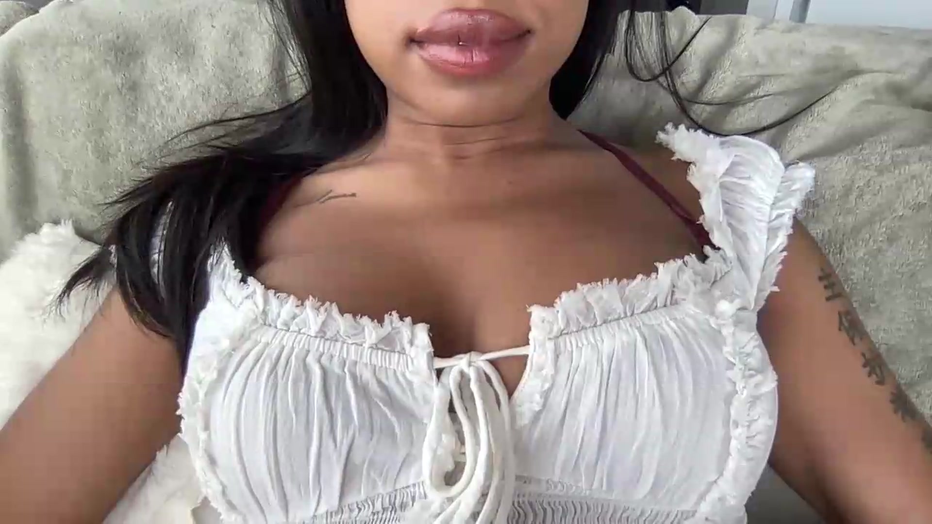 Gallery image thumbnail from EmiliaBrooks's myfreecams stream on, 05/29/2026, 20:51 image 20 of 20