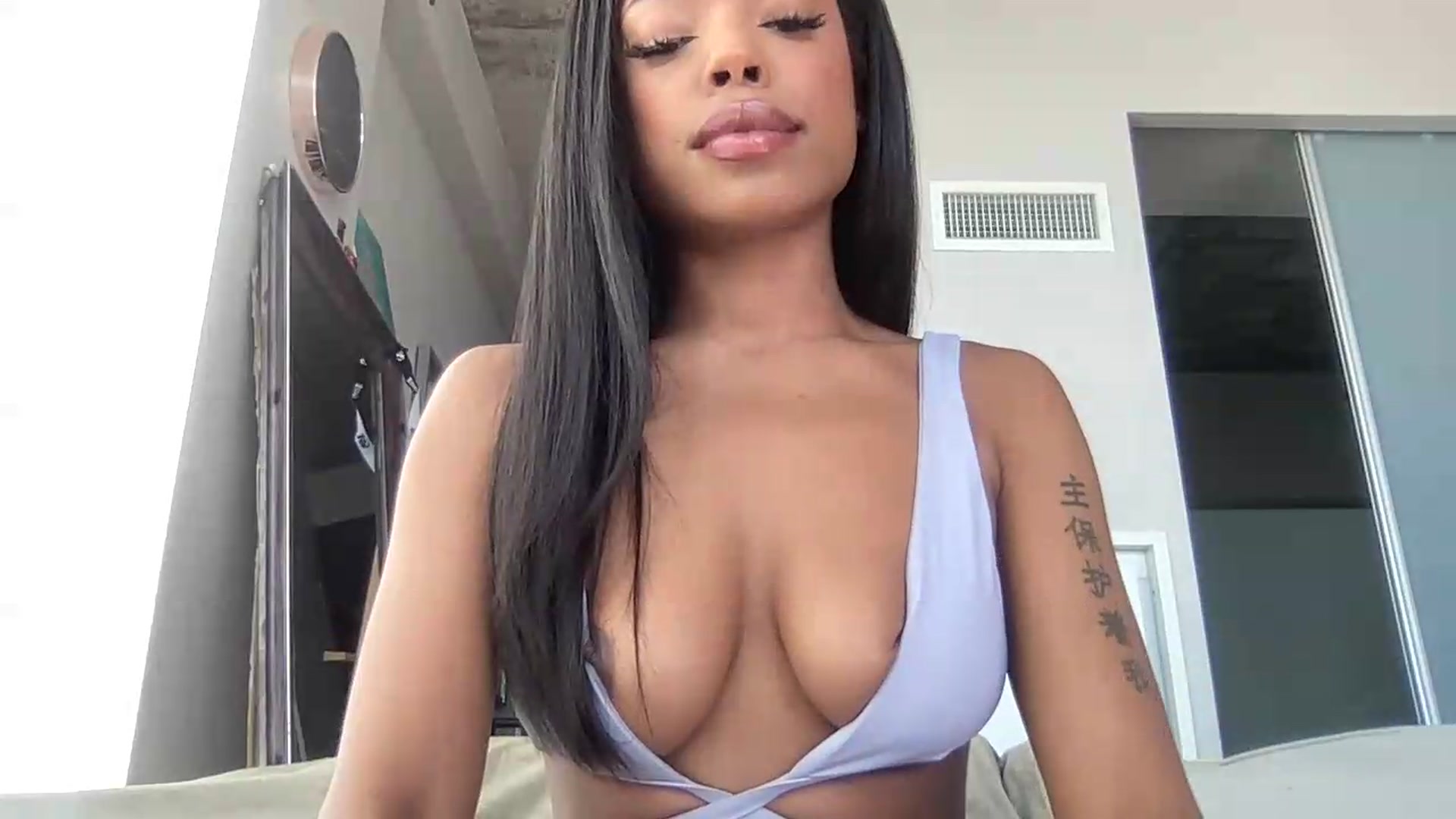 Gallery image thumbnail from EmiliaBrooks's myfreecams stream on, 06/02/2026, 14:30 image 11 of 20