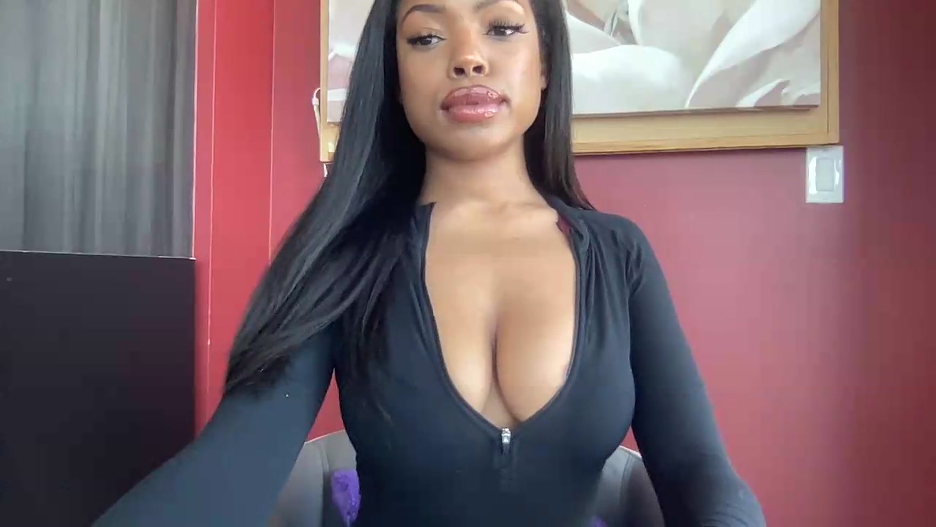 Gallery image thumbnail from EmiliaBrooks's myfreecams stream on, 06/08/2026, 18:55 image 17 of 20