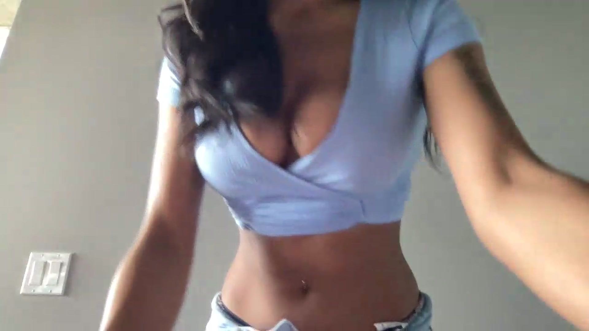 Gallery image thumbnail from EmiliaBrooks's myfreecams stream on, 06/12/2026, 17:56 image 3 of 20