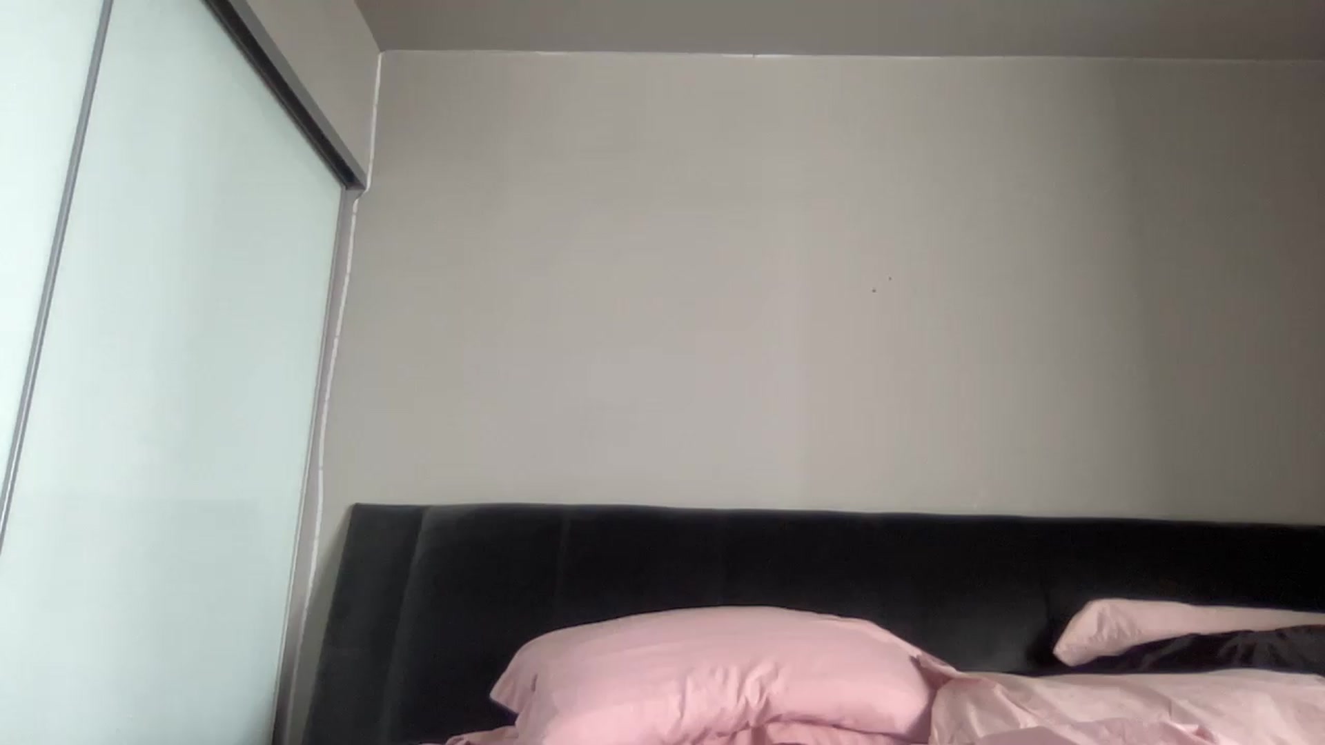 Gallery image thumbnail from EmiliaBrooks's myfreecams stream on, 06/15/2026, 18:20 image 14 of 20