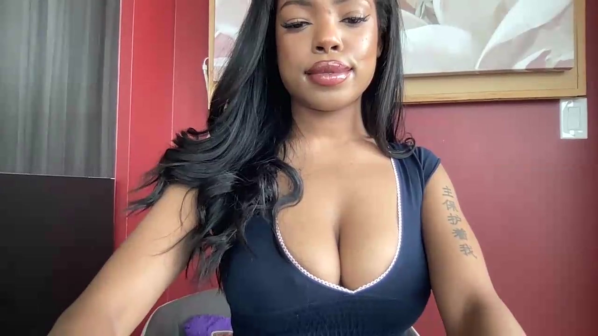 Gallery image thumbnail from EmiliaBrooks's myfreecams stream on, 06/15/2026, 19:25 image 13 of 20