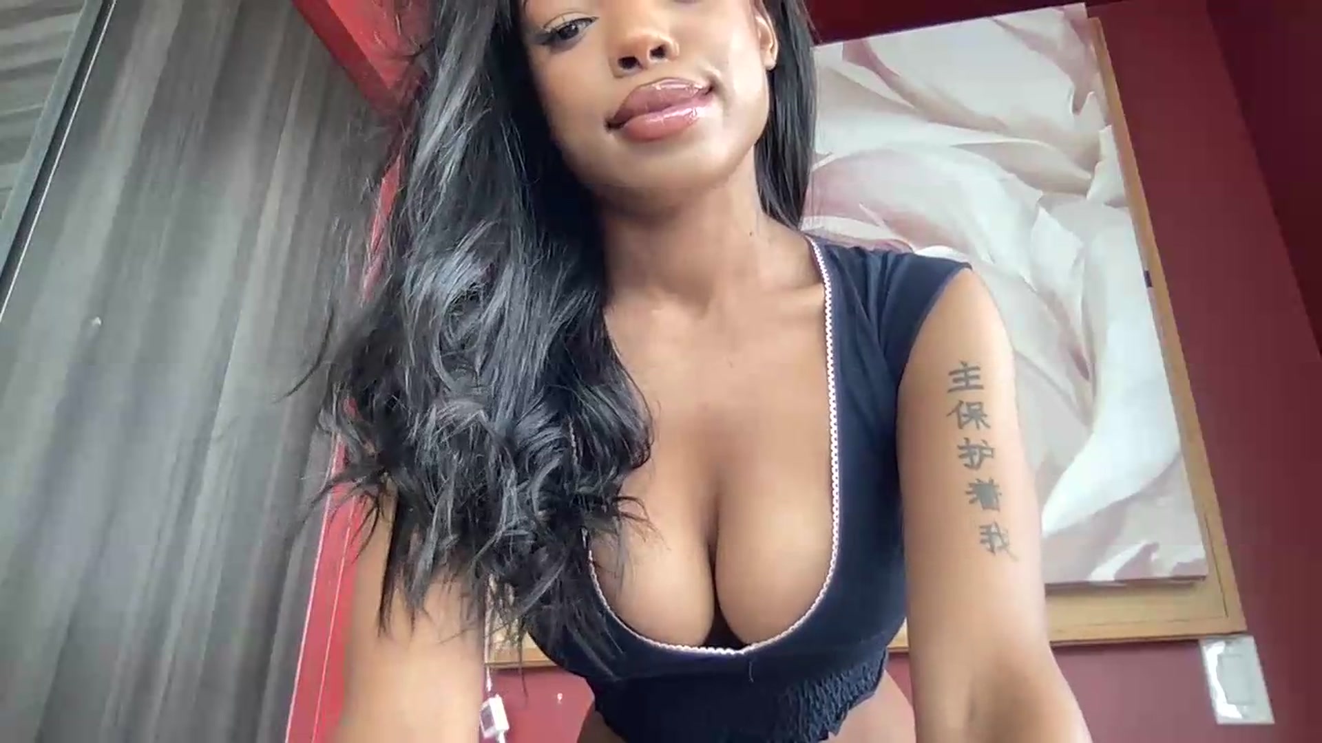 Gallery image thumbnail from EmiliaBrooks's myfreecams stream on, 06/15/2026, 19:25 image 3 of 20
