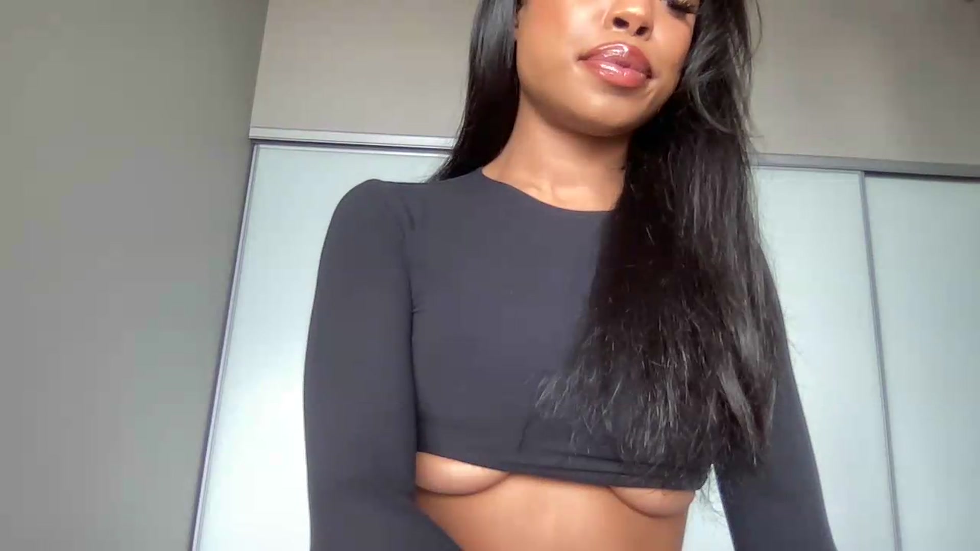 Gallery image thumbnail from EmiliaBrooks's myfreecams stream on, 06/25/2026, 19:04 image 14 of 20