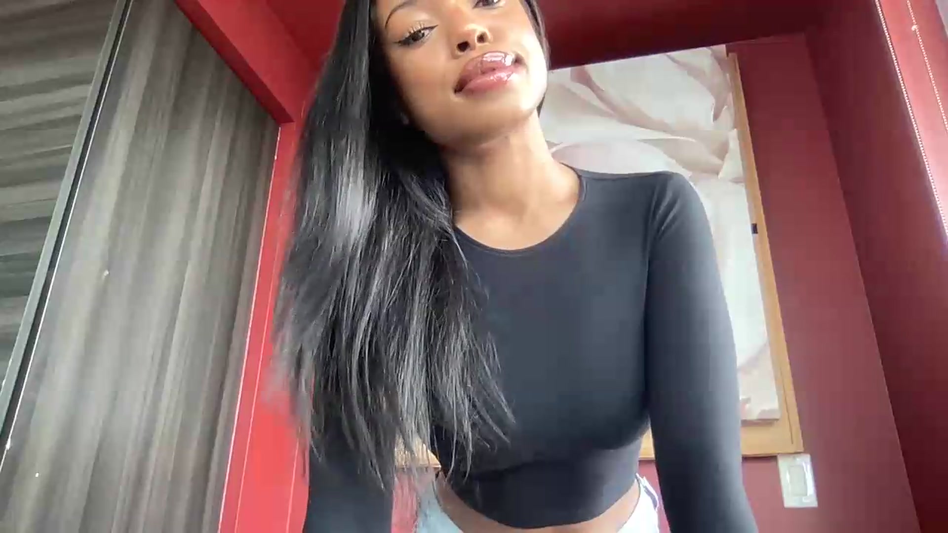 Gallery image thumbnail from EmiliaBrooks's myfreecams stream on, 06/25/2026, 19:04 image 7 of 20