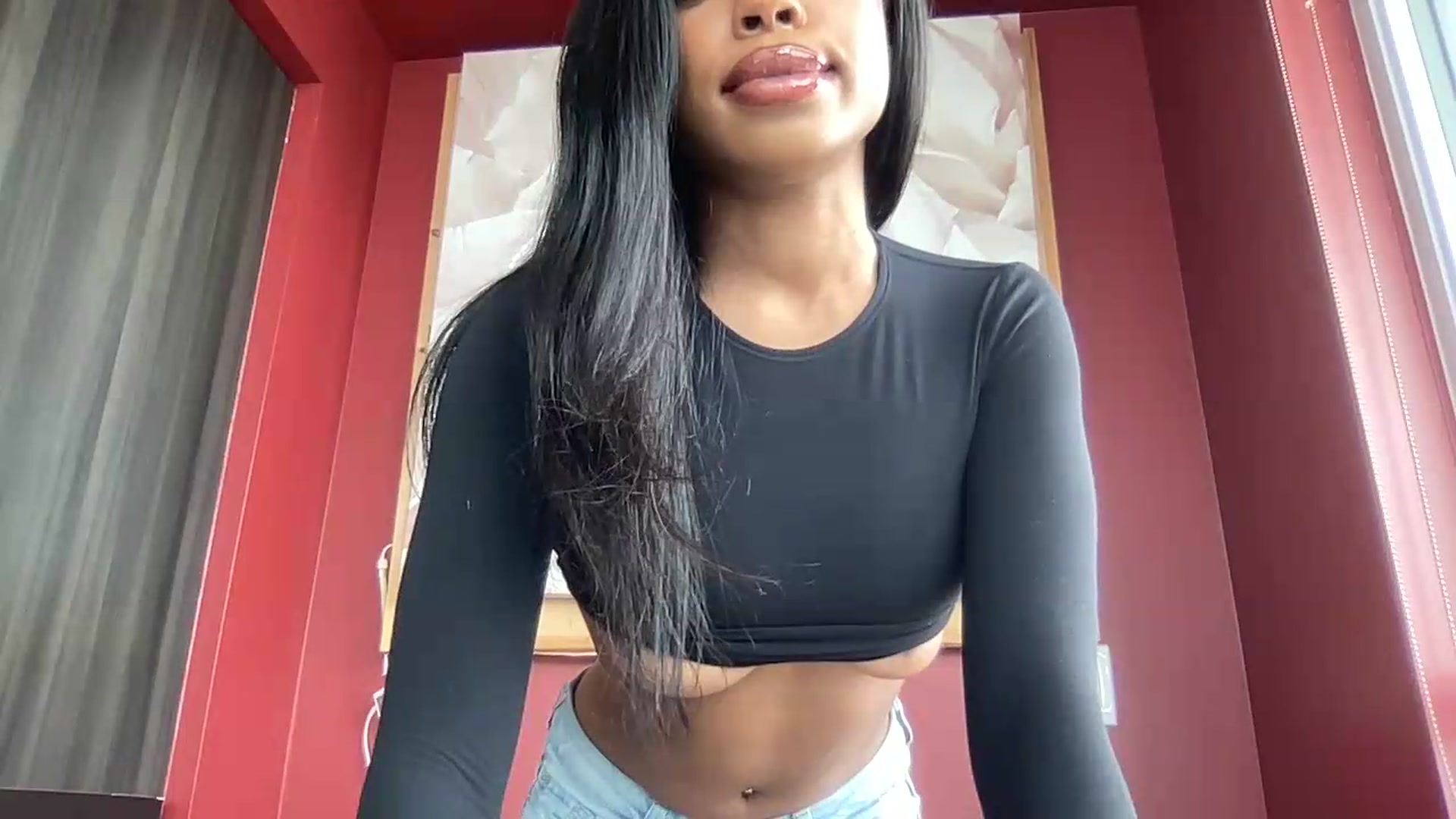 Gallery image thumbnail from EmiliaBrooks's myfreecams stream on, 06/25/2026, 19:04 image 13 of 20