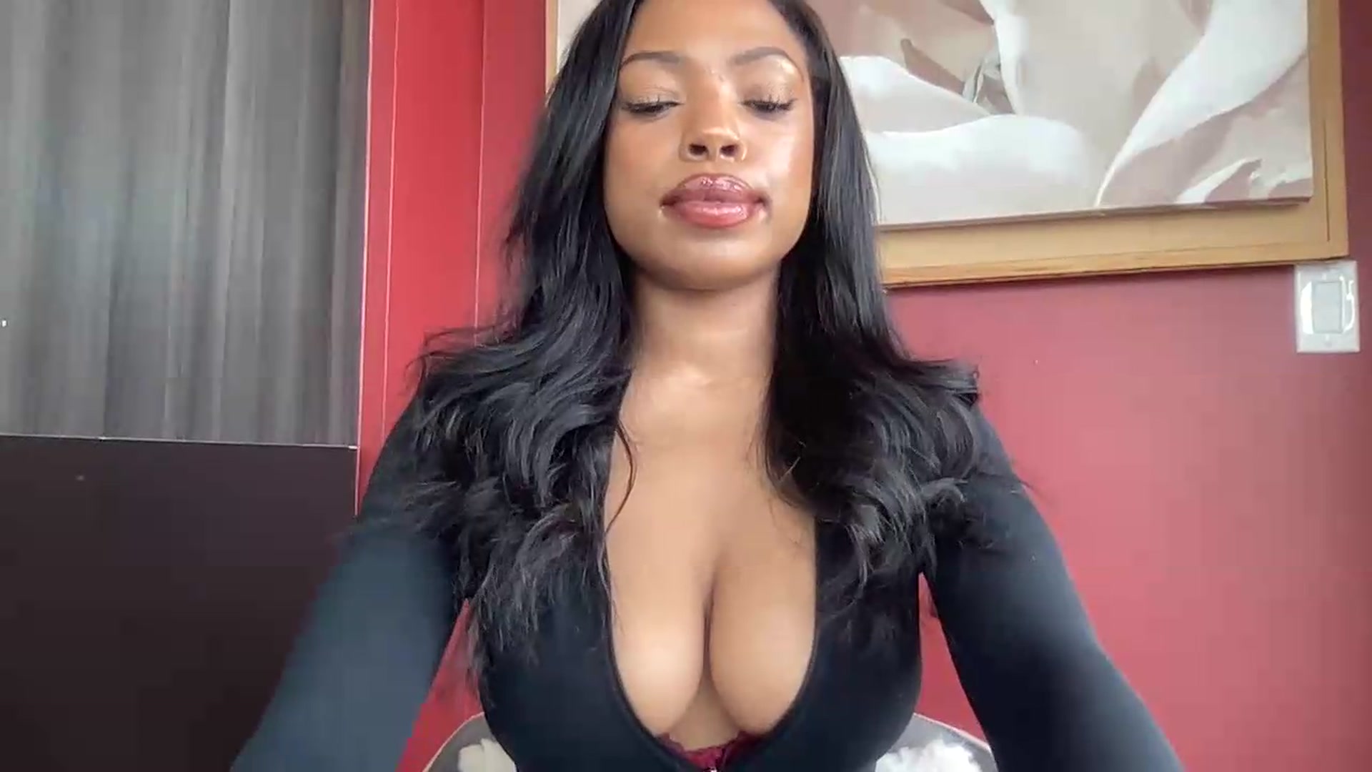 Gallery image thumbnail from EmiliaBrooks's myfreecams stream on, 06/26/2026, 19:11 image 2 of 20