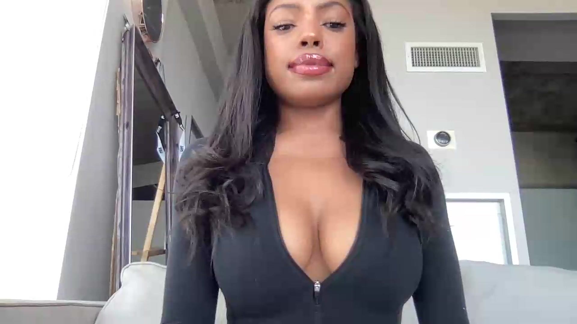 Gallery image thumbnail from EmiliaBrooks's myfreecams stream on, 07/22/2026, 20:48 image 2 of 20