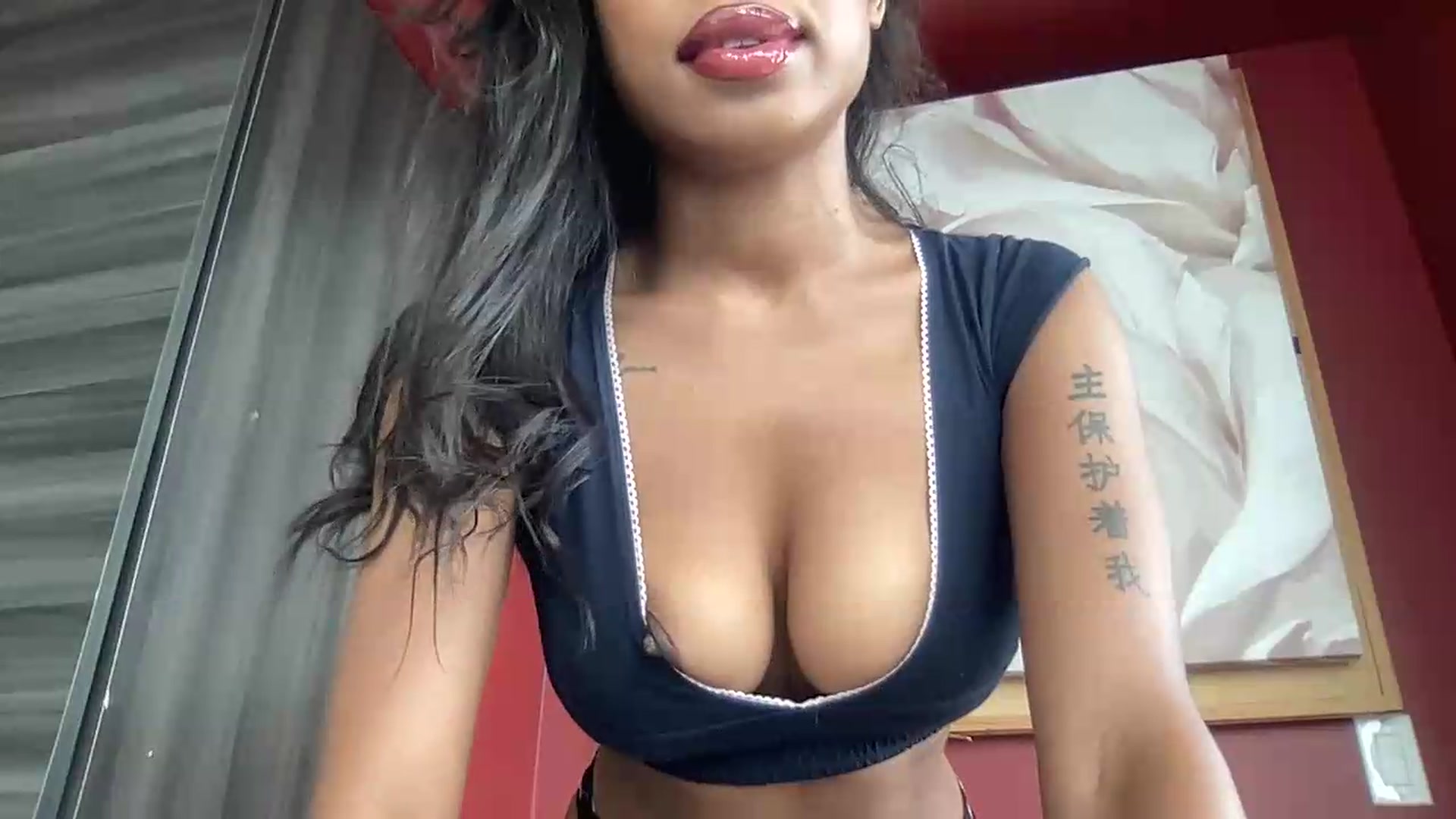 Gallery image thumbnail from EmiliaBrooks's myfreecams stream on, 07/27/2026, 19:18 image 14 of 20