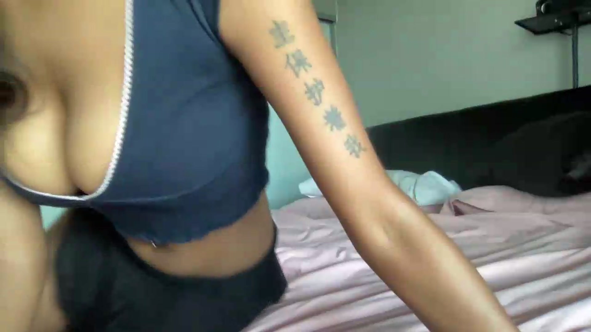 Gallery image thumbnail from EmiliaBrooks's myfreecams stream on, 07/31/2026, 21:04 image 11 of 20