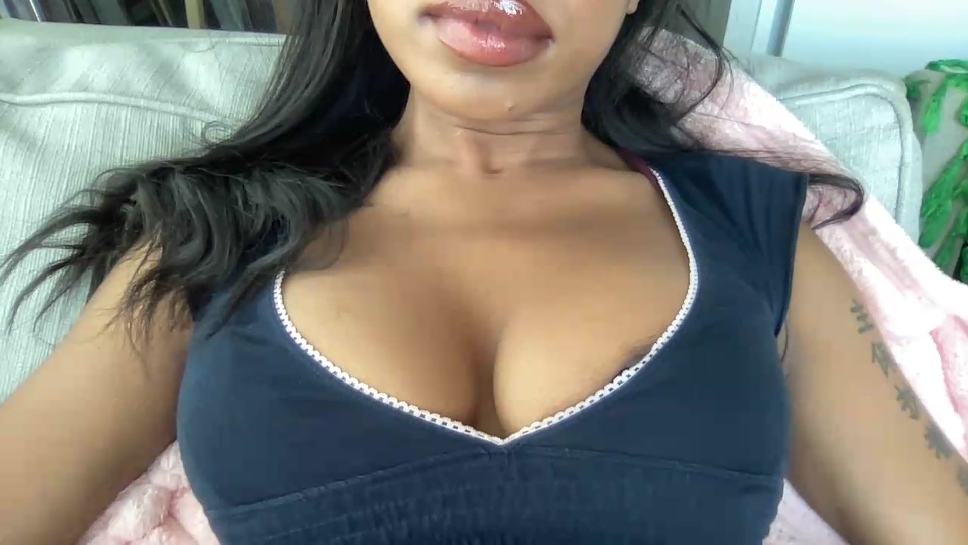 Gallery image thumbnail from EmiliaBrooks's myfreecams stream on, 07/31/2026, 22:14 image 16 of 20