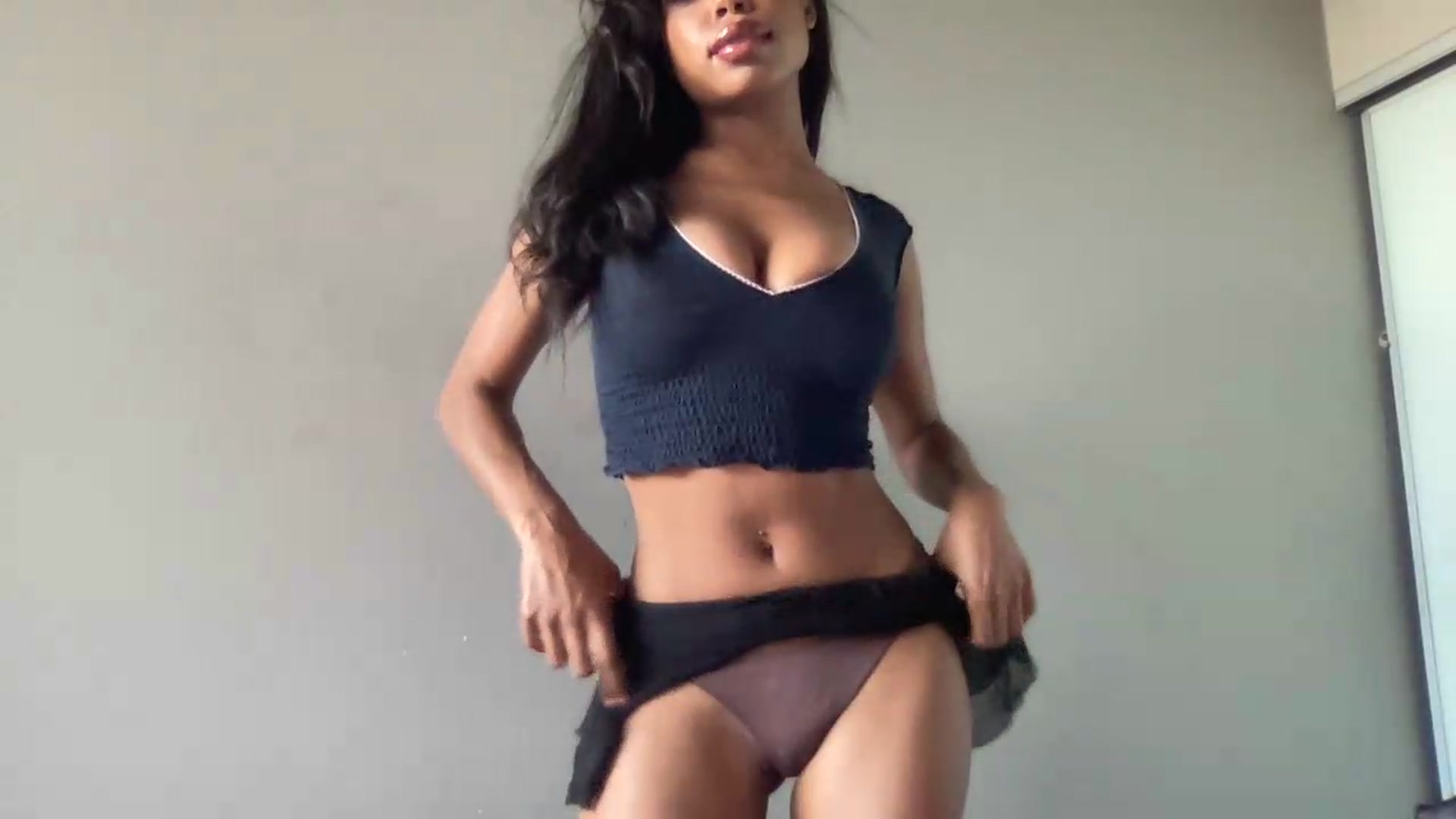 Gallery image thumbnail from EmiliaBrooks's myfreecams stream on, 07/31/2026, 23:17 image 8 of 20