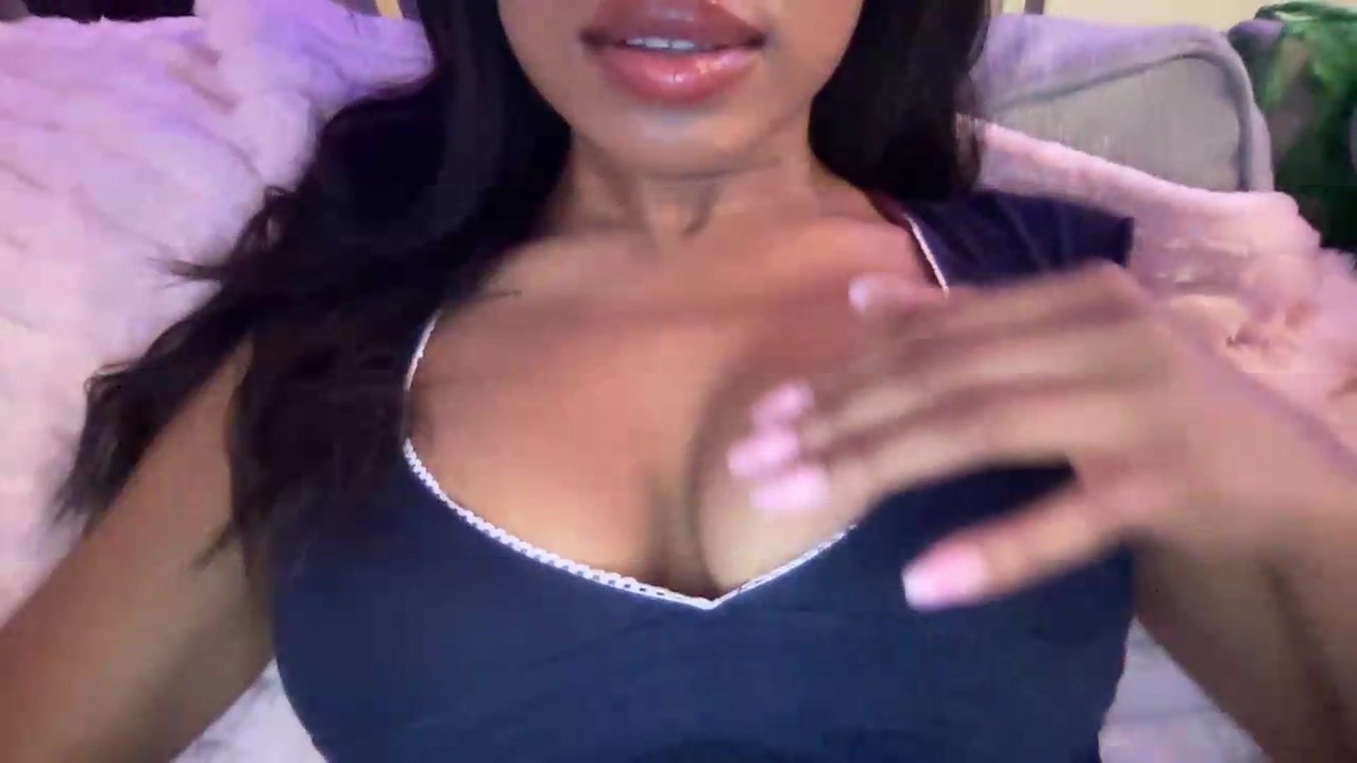 Gallery image thumbnail from EmiliaBrooks's myfreecams stream on, 08/01/2026, 05:04 image 5 of 20