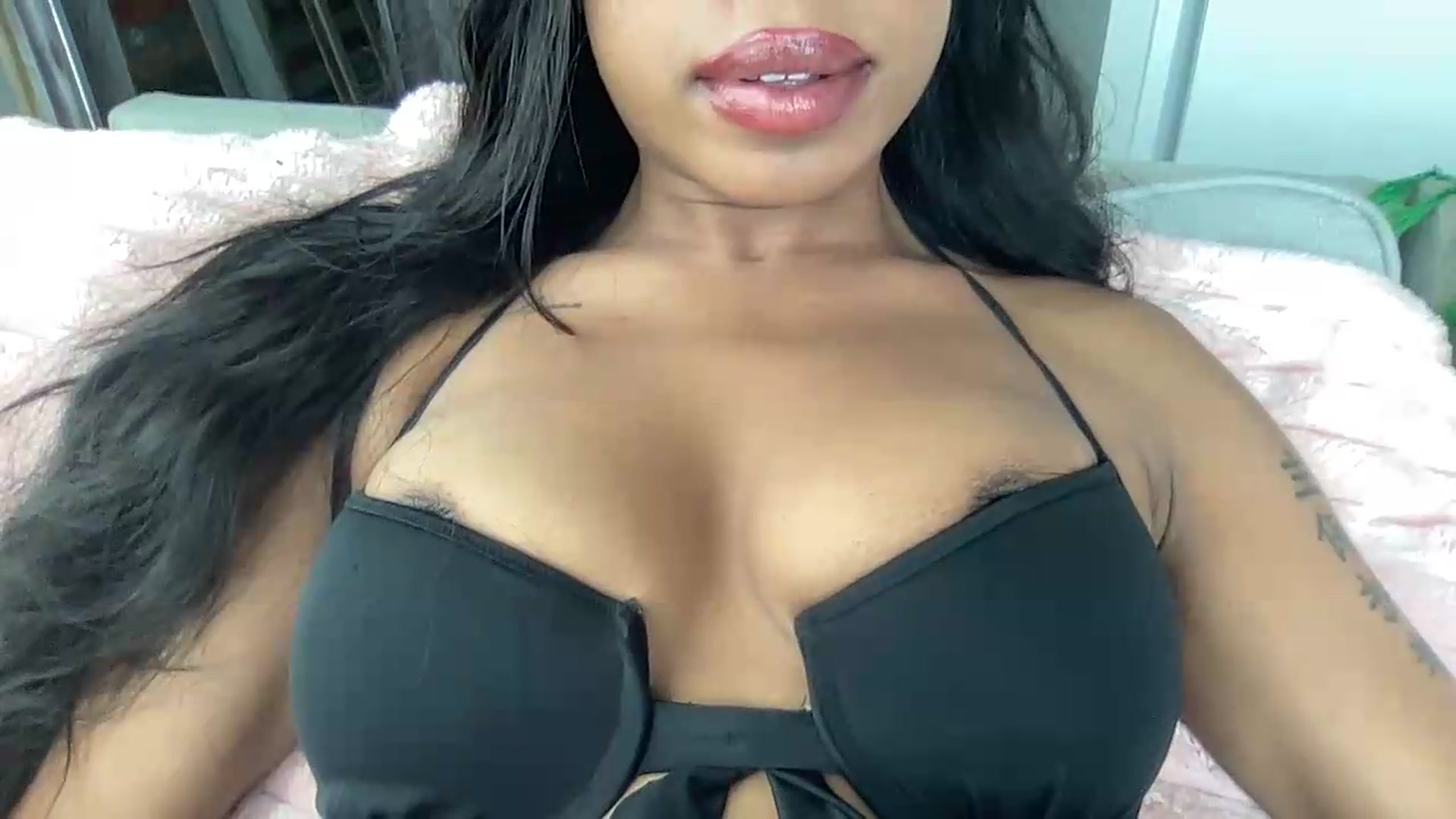 Gallery image thumbnail from EmiliaBrooks's myfreecams stream on, 08/10/2026, 15:37 image 18 of 20