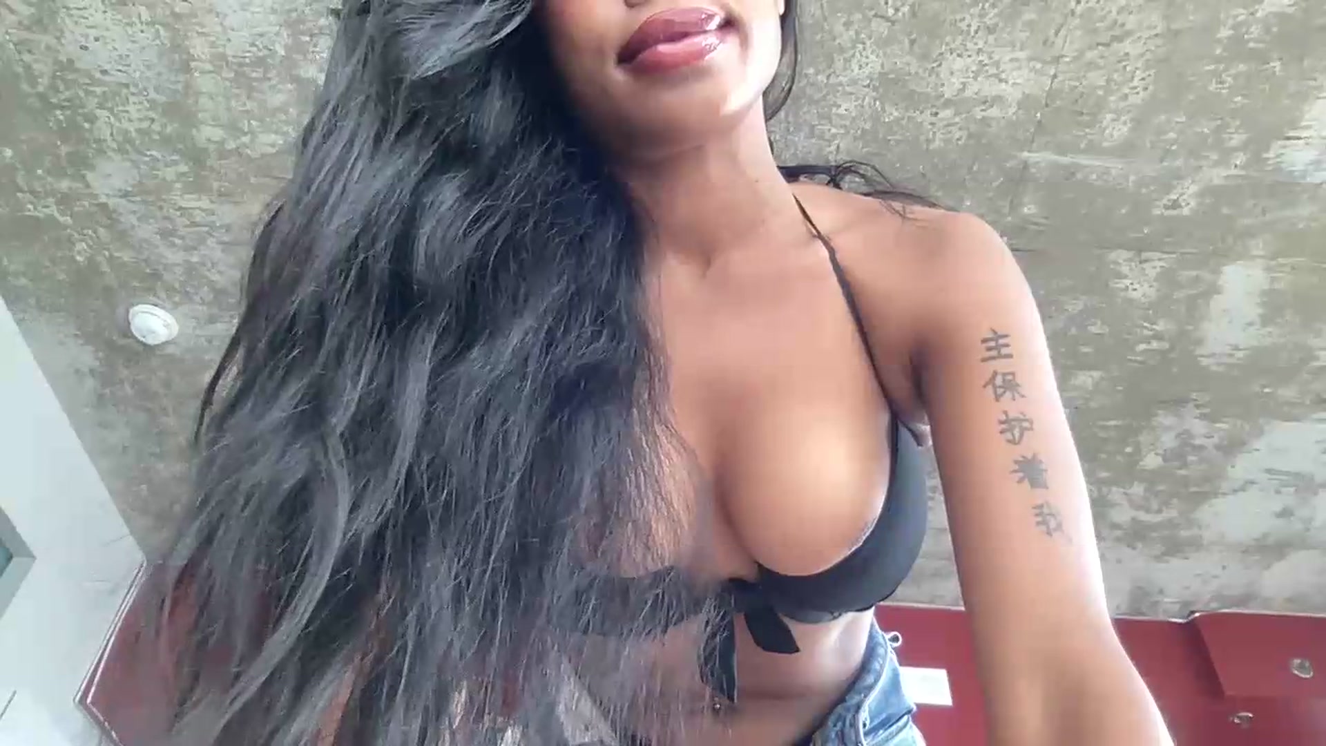 Gallery image thumbnail from EmiliaBrooks's myfreecams stream on, 08/10/2026, 15:37 image 19 of 20