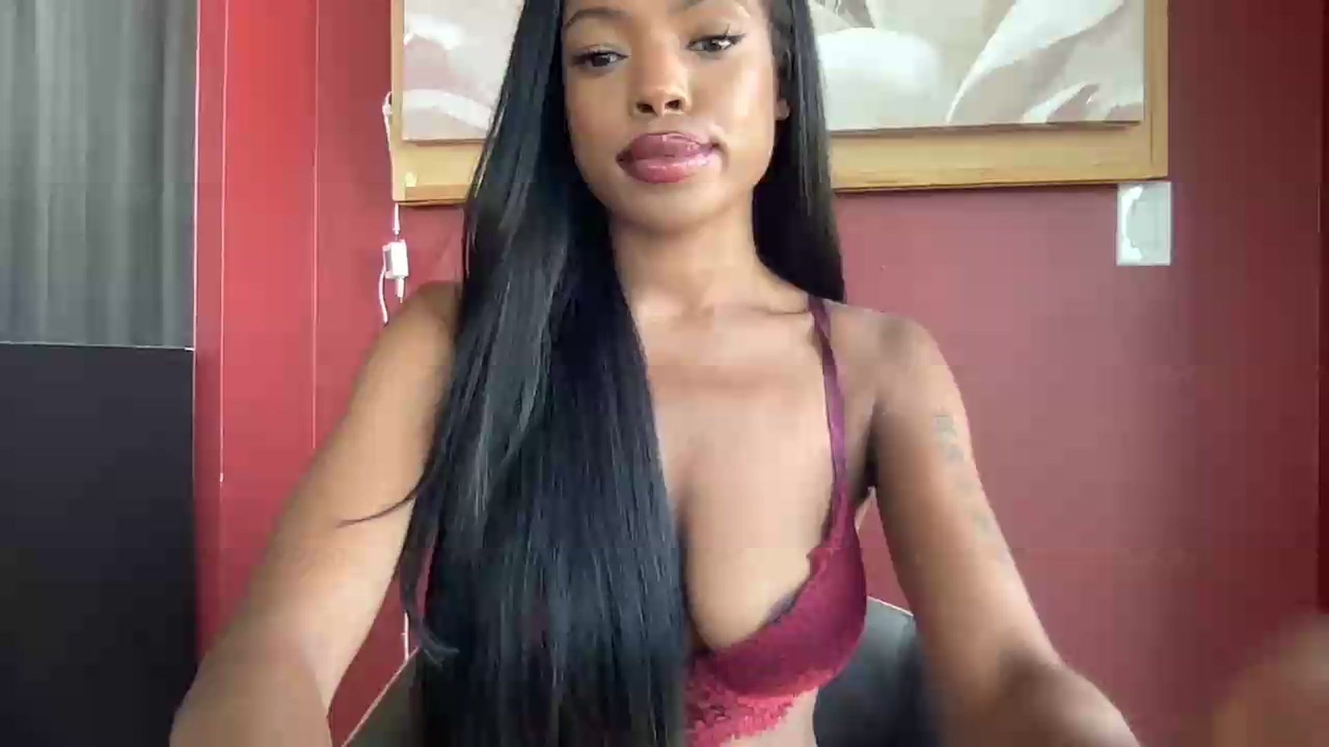 Gallery image thumbnail from EmiliaBrooks's myfreecams stream on, 08/28/2026, 20:25 image 14 of 20