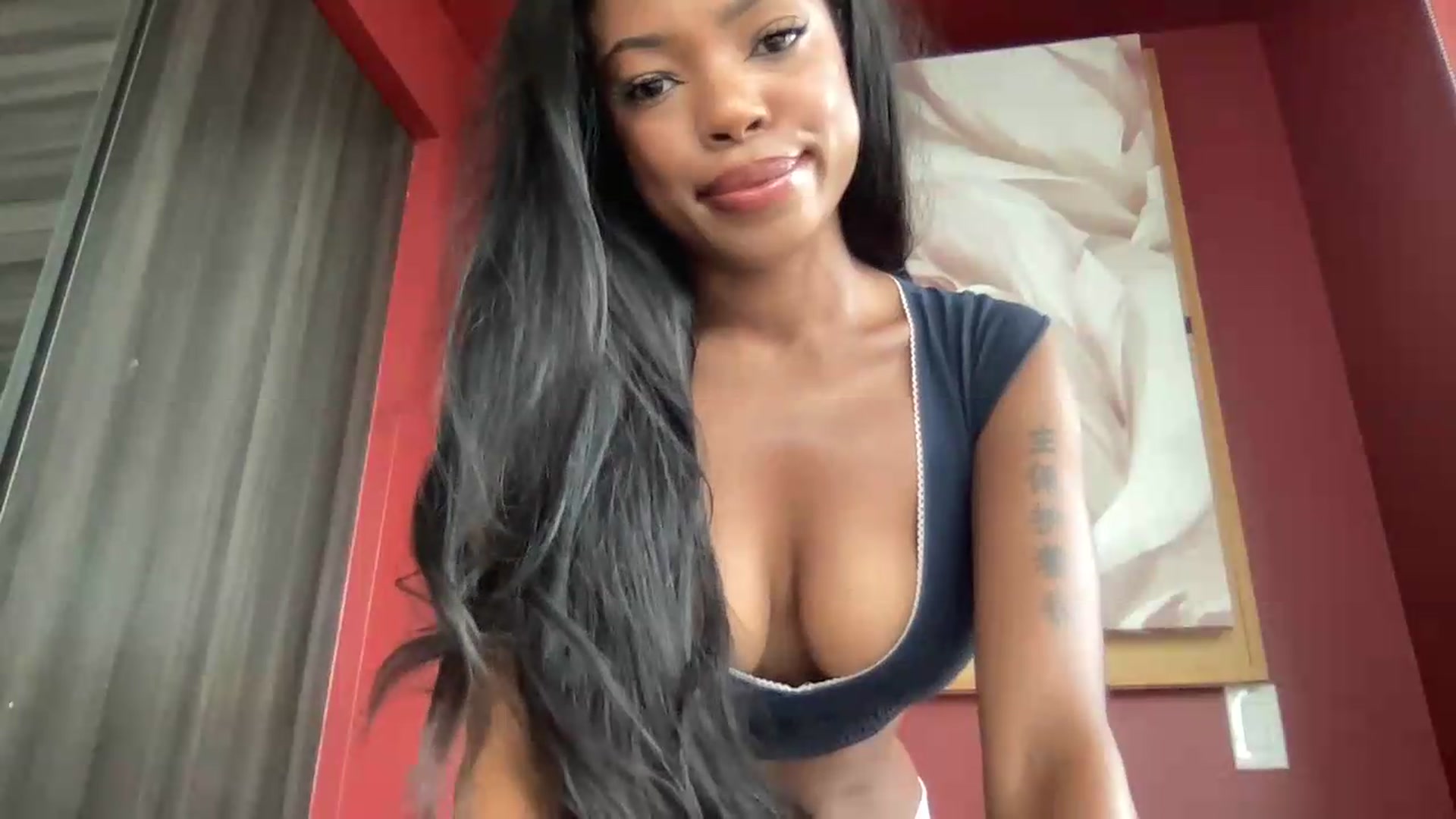 Gallery image thumbnail from EmiliaBrooks's myfreecams stream on, 08/29/2026, 22:54 image 13 of 20