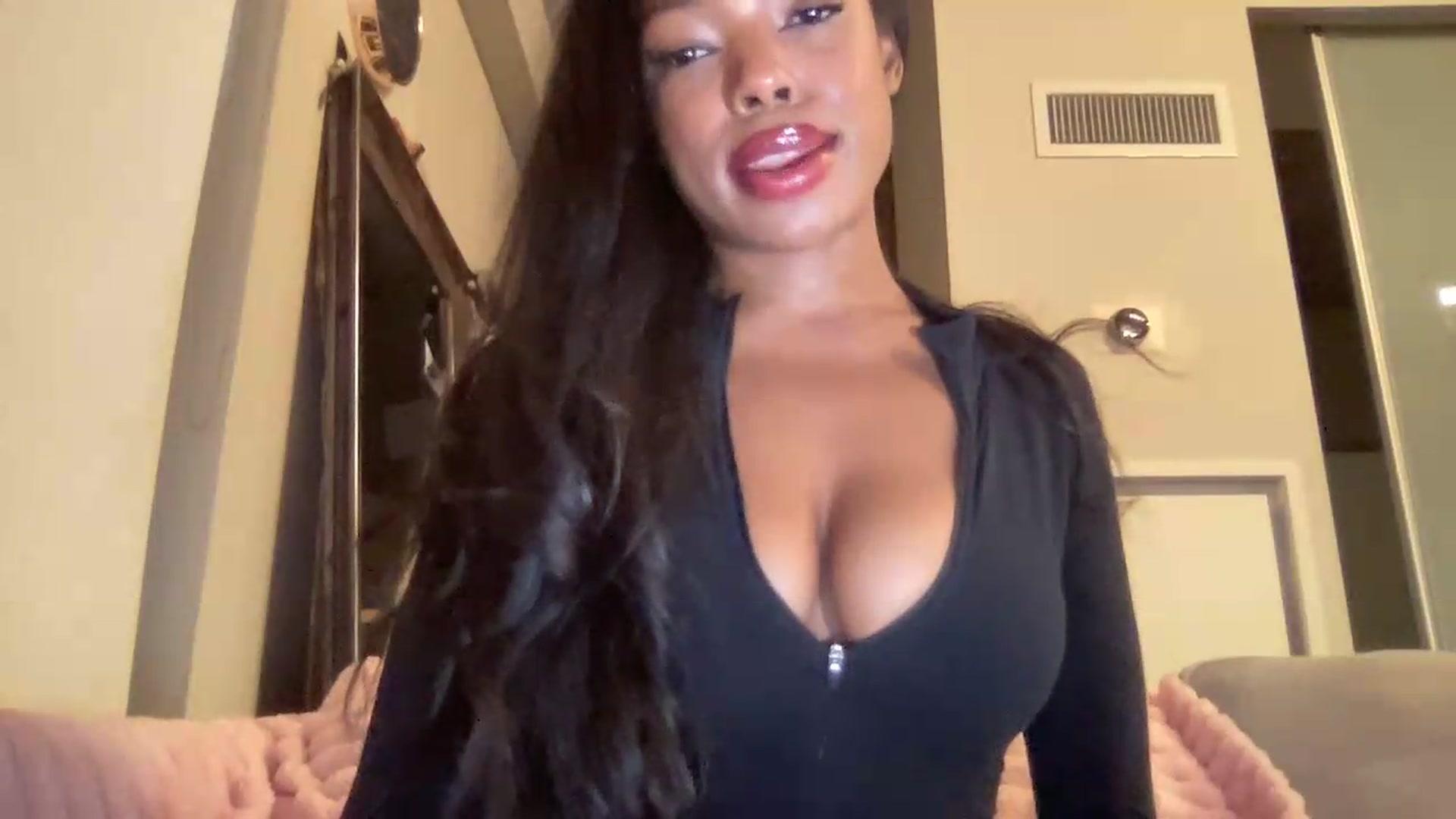 Gallery image thumbnail from EmiliaBrooks's myfreecams stream on, 09/01/2026, 02:16 image 20 of 20