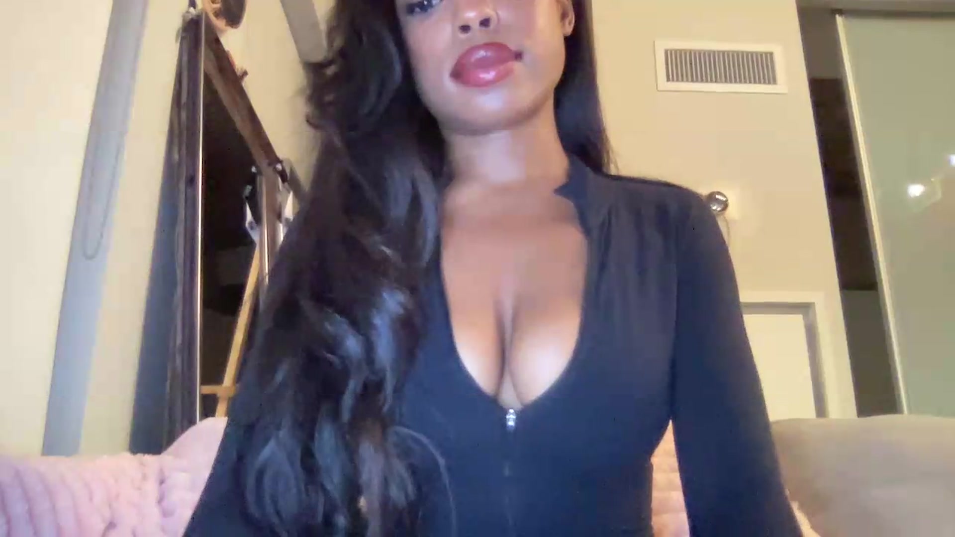 Gallery image thumbnail from EmiliaBrooks's myfreecams stream on, 09/01/2026, 02:48 image 3 of 20