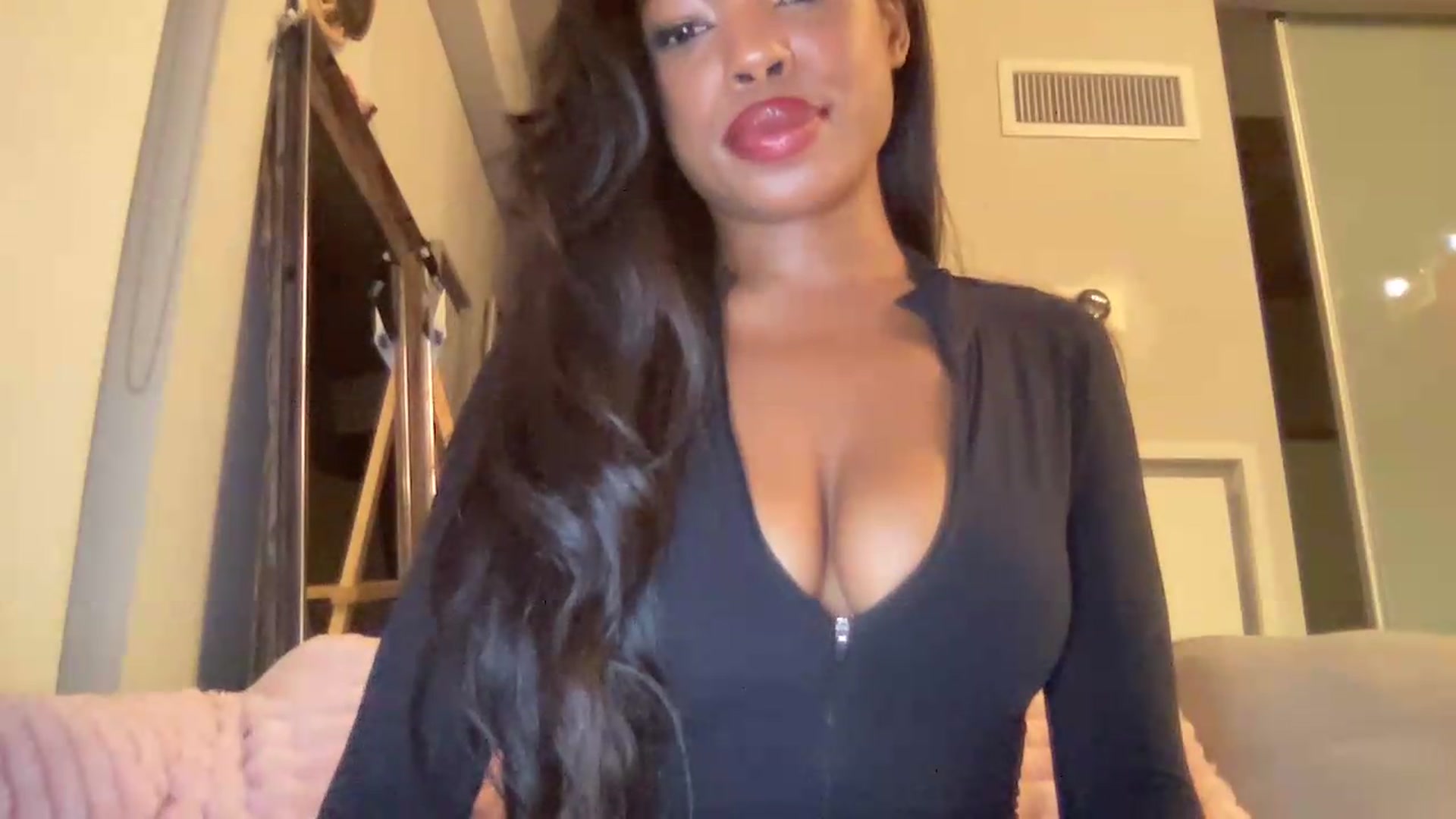 Gallery image thumbnail from EmiliaBrooks's myfreecams stream on, 09/01/2026, 02:48 image 6 of 20