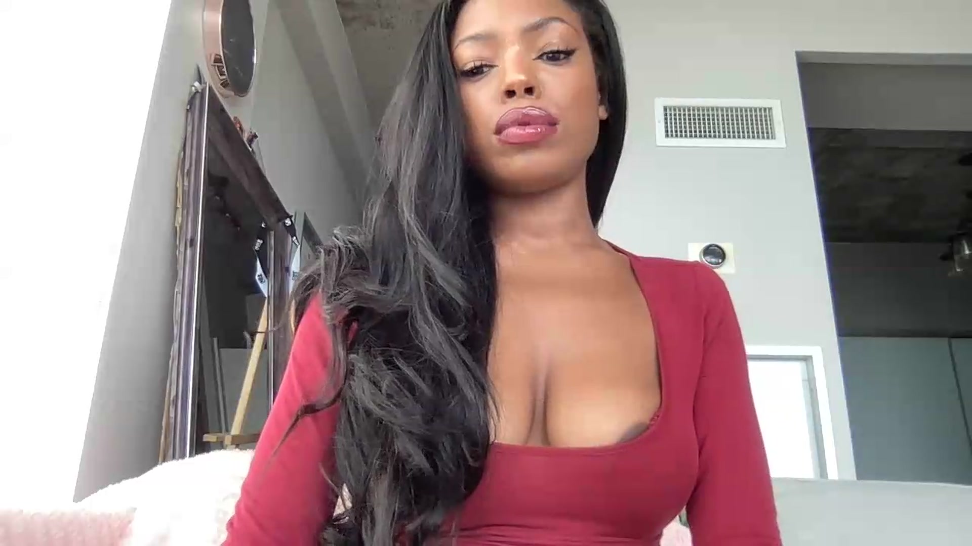 Gallery image thumbnail from EmiliaBrooks's myfreecams stream on, 09/04/2026, 19:16 image 4 of 20