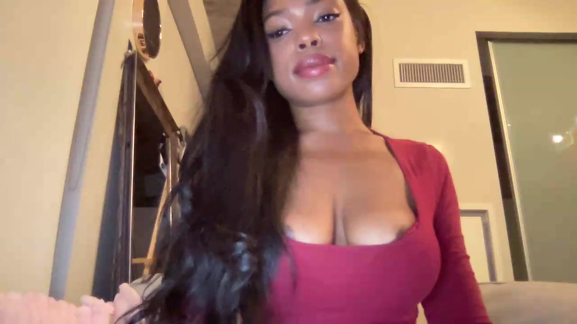 Gallery image thumbnail from EmiliaBrooks's myfreecams stream on, 09/05/2026, 01:49 image 19 of 20
