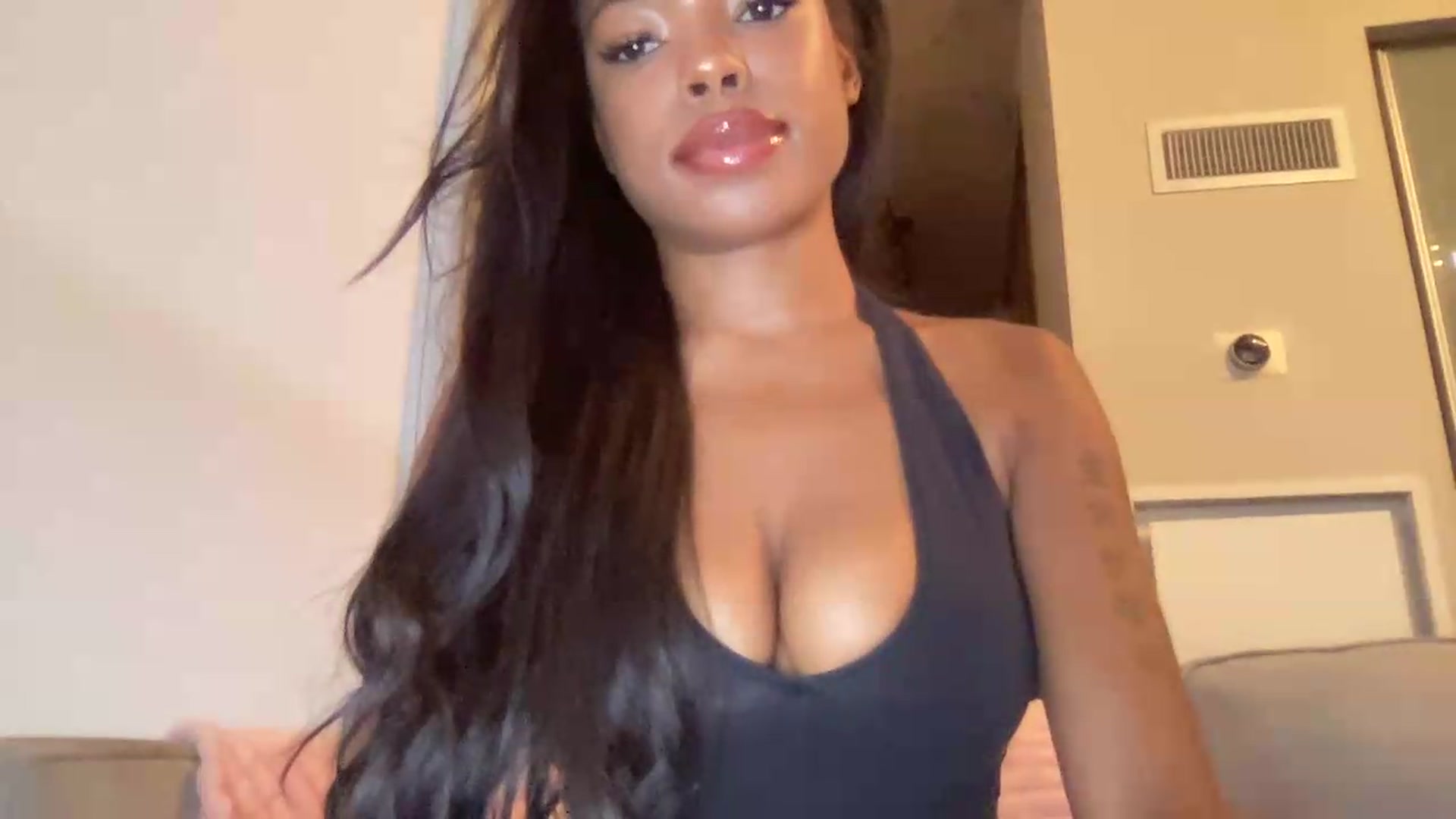 Gallery image thumbnail from EmiliaBrooks's myfreecams stream on, 09/09/2026, 23:37 image 20 of 20
