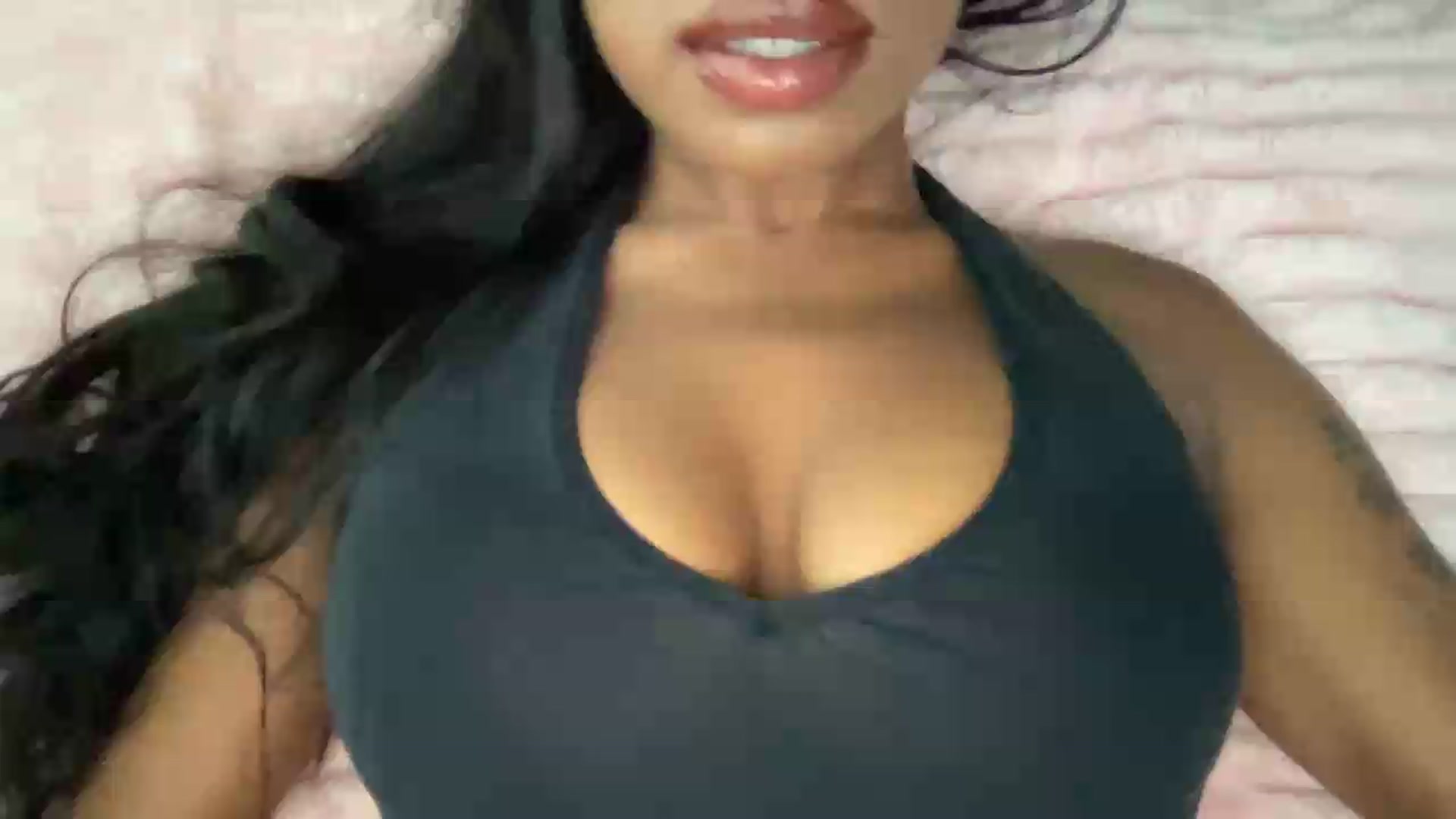 Gallery image thumbnail from EmiliaBrooks's myfreecams stream on, 09/09/2026, 23:37 image 1 of 20