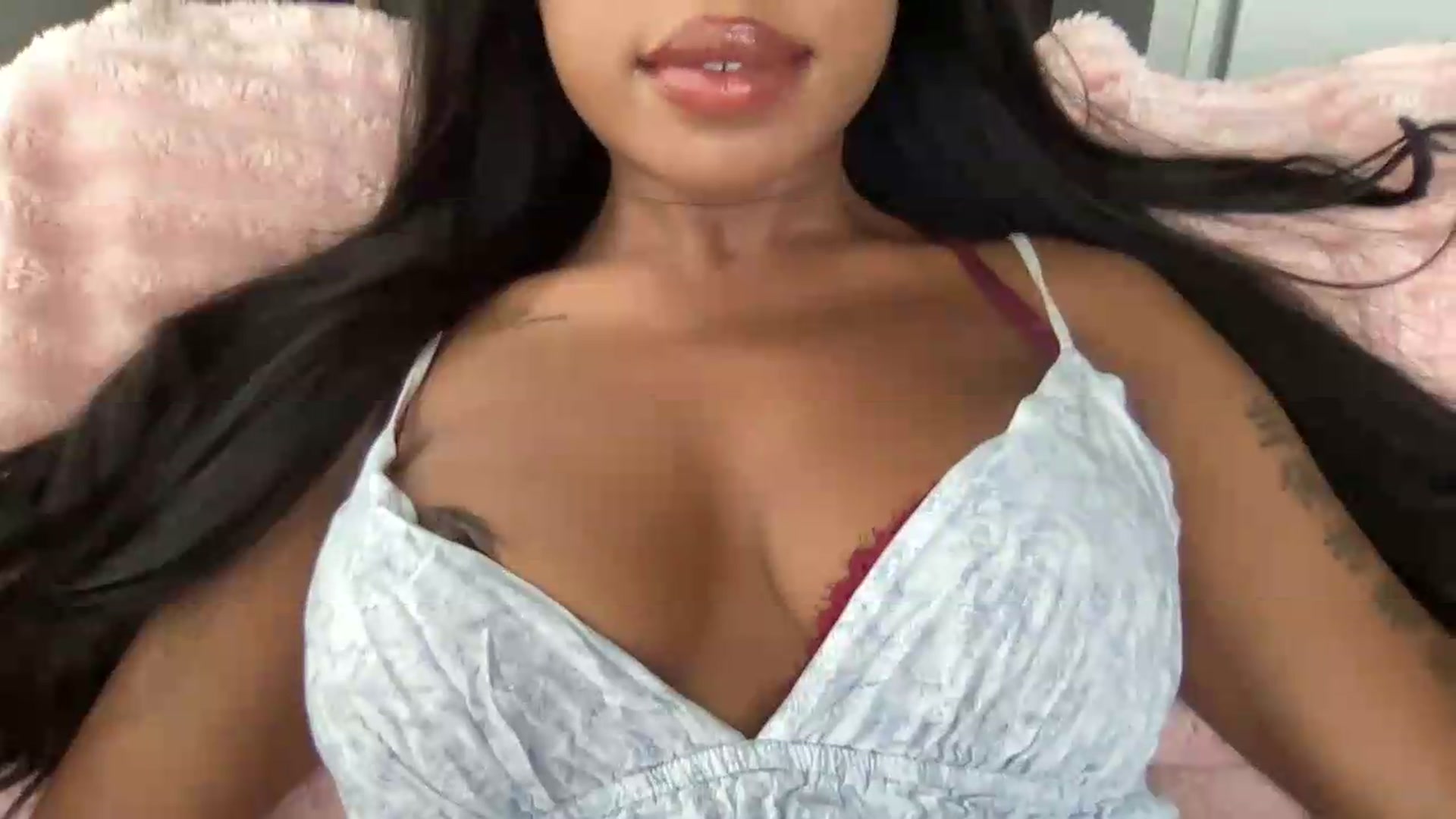 Gallery image thumbnail from EmiliaBrooks's myfreecams stream on, 09/12/2026, 23:17 image 7 of 20
