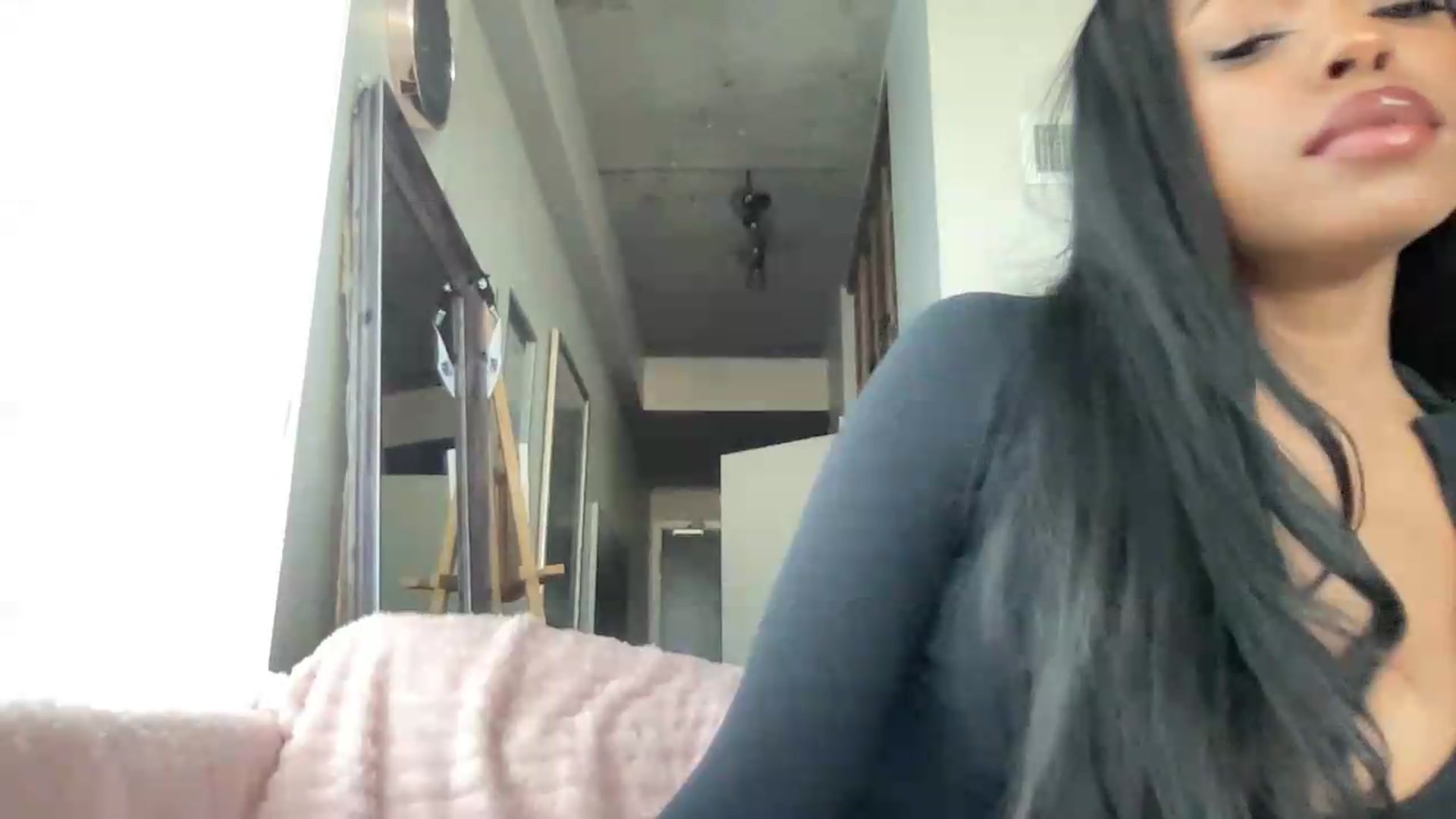 Gallery image thumbnail from EmiliaBrooks's myfreecams stream on, 09/15/2026, 24:02 image 7 of 20