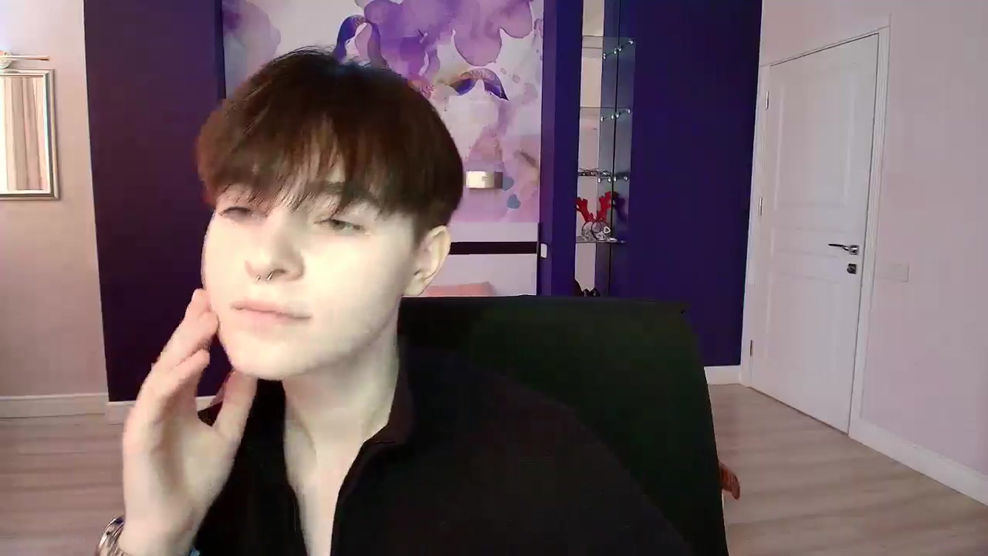 Gallery image thumbnail from EmiliaYours's myfreecams stream on, 03/08/2025, 14:19 image 17 of 20