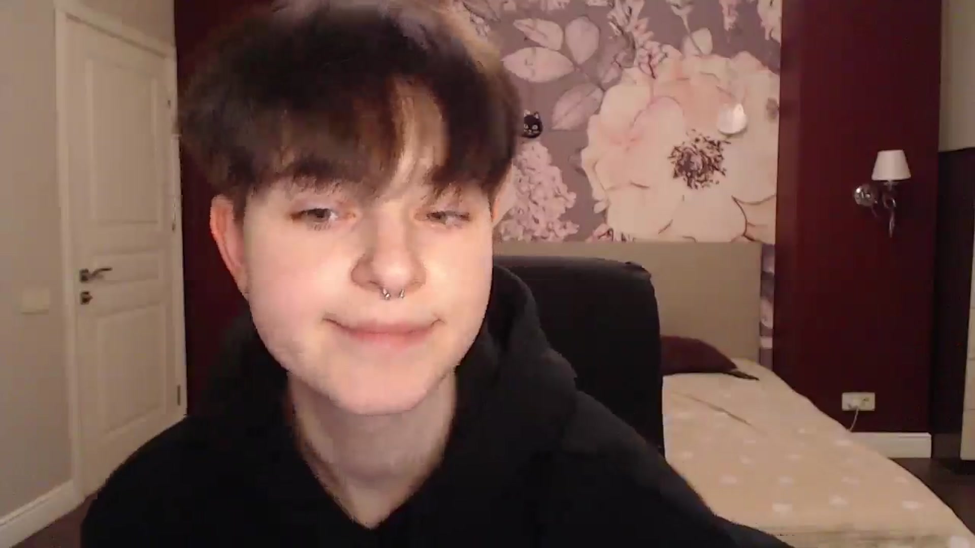Gallery image thumbnail from EmiliaYours's myfreecams stream on, 03/10/2025, 17:12 image 16 of 20