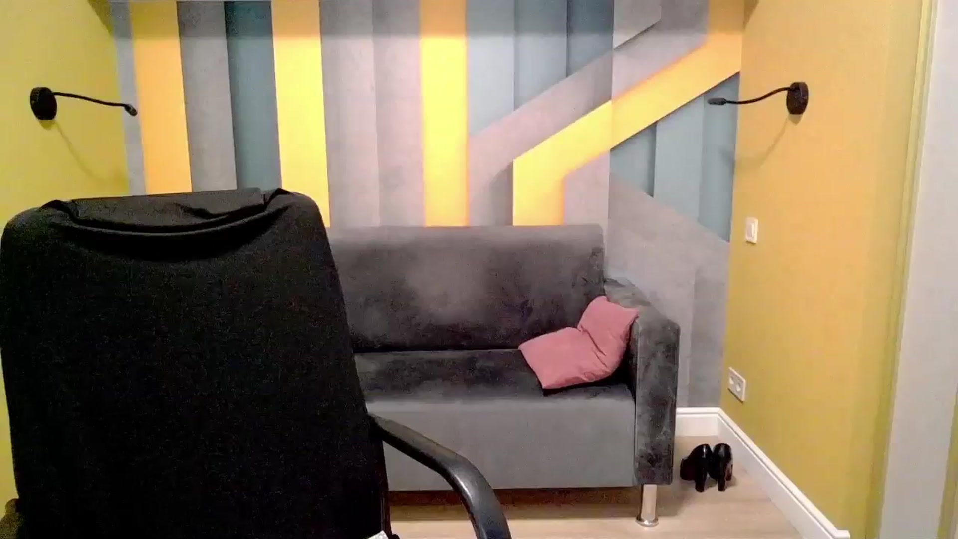 Gallery image thumbnail from EmiliaYours's myfreecams stream on, 03/14/2025, 13:48 image 14 of 20