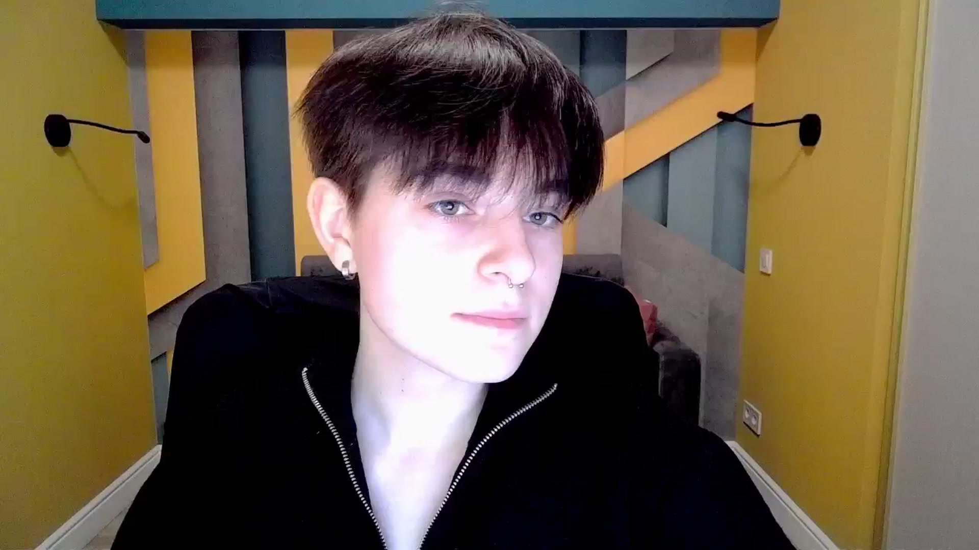 Gallery image thumbnail from EmiliaYours's myfreecams stream on, 03/15/2025, 15:42 image 15 of 20