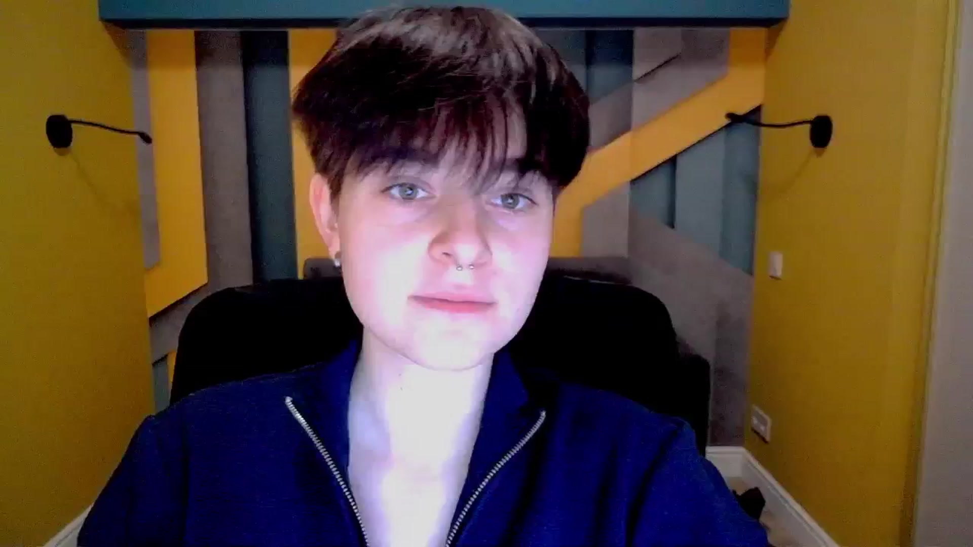 Gallery image thumbnail from EmiliaYours's myfreecams stream on, 03/16/2025, 13:29 image 10 of 20