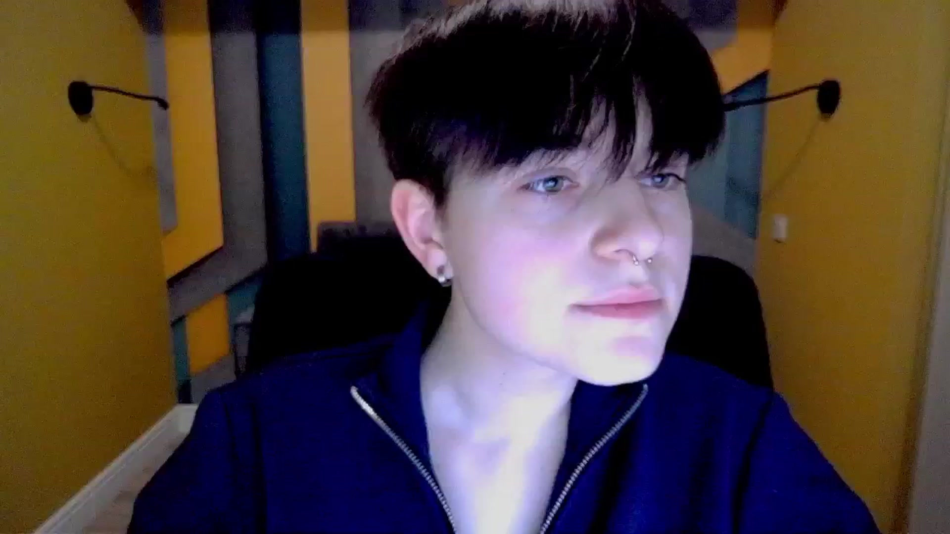 Gallery image thumbnail from EmiliaYours's myfreecams stream on, 03/16/2025, 17:43 image 6 of 20