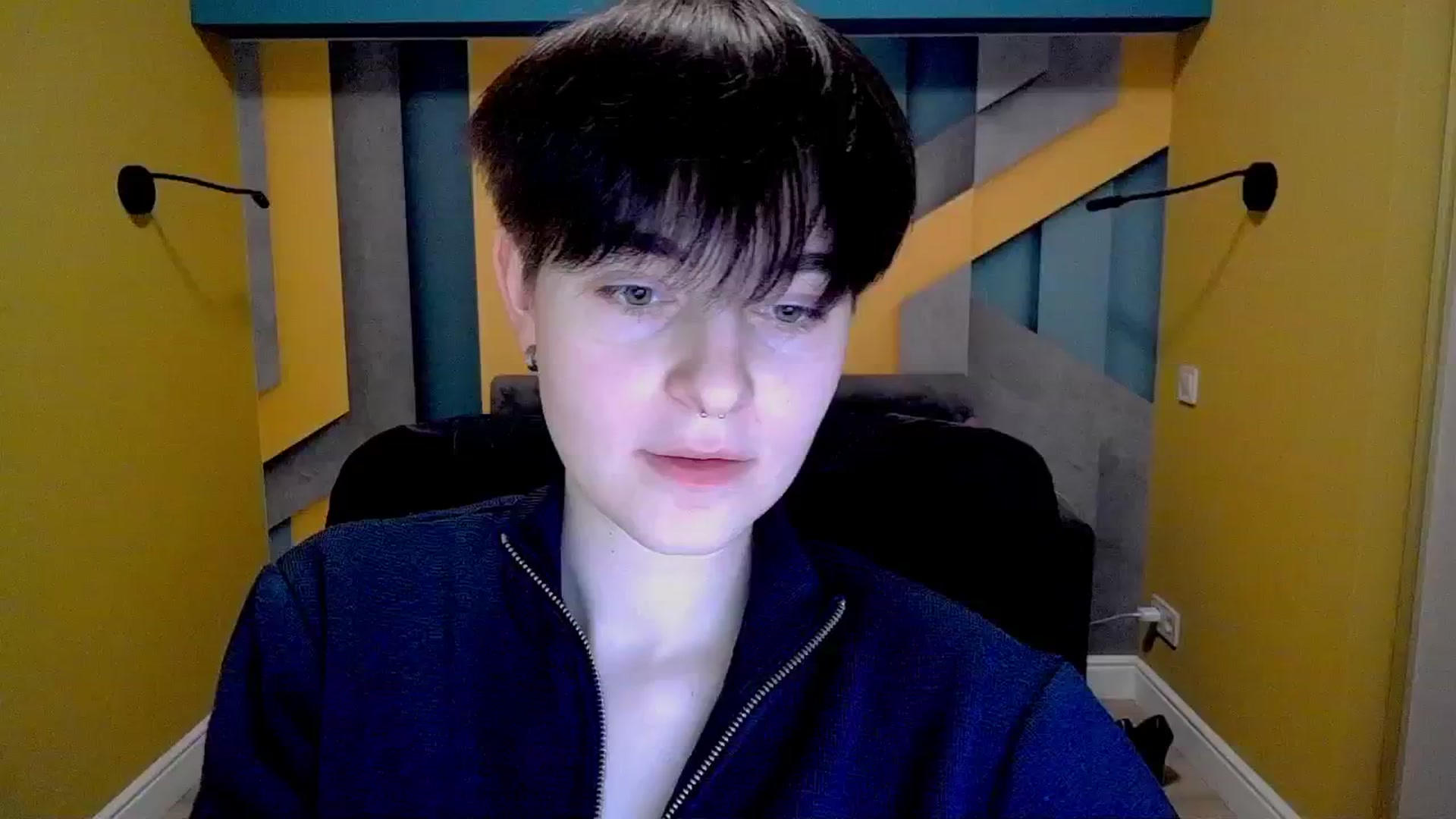 Gallery image thumbnail from EmiliaYours's myfreecams stream on, 03/16/2025, 17:43 image 17 of 20
