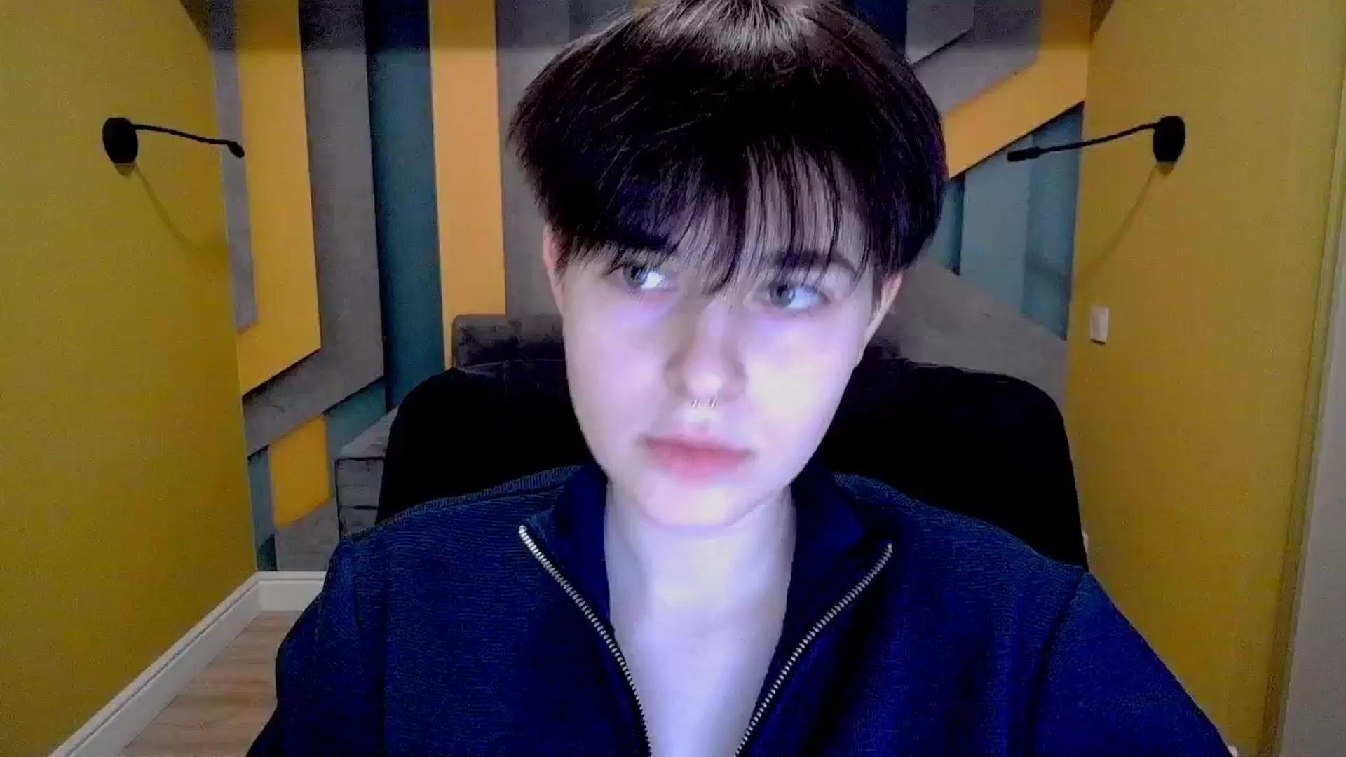 Gallery image thumbnail from EmiliaYours's myfreecams stream on, 03/16/2025, 17:43 image 8 of 20