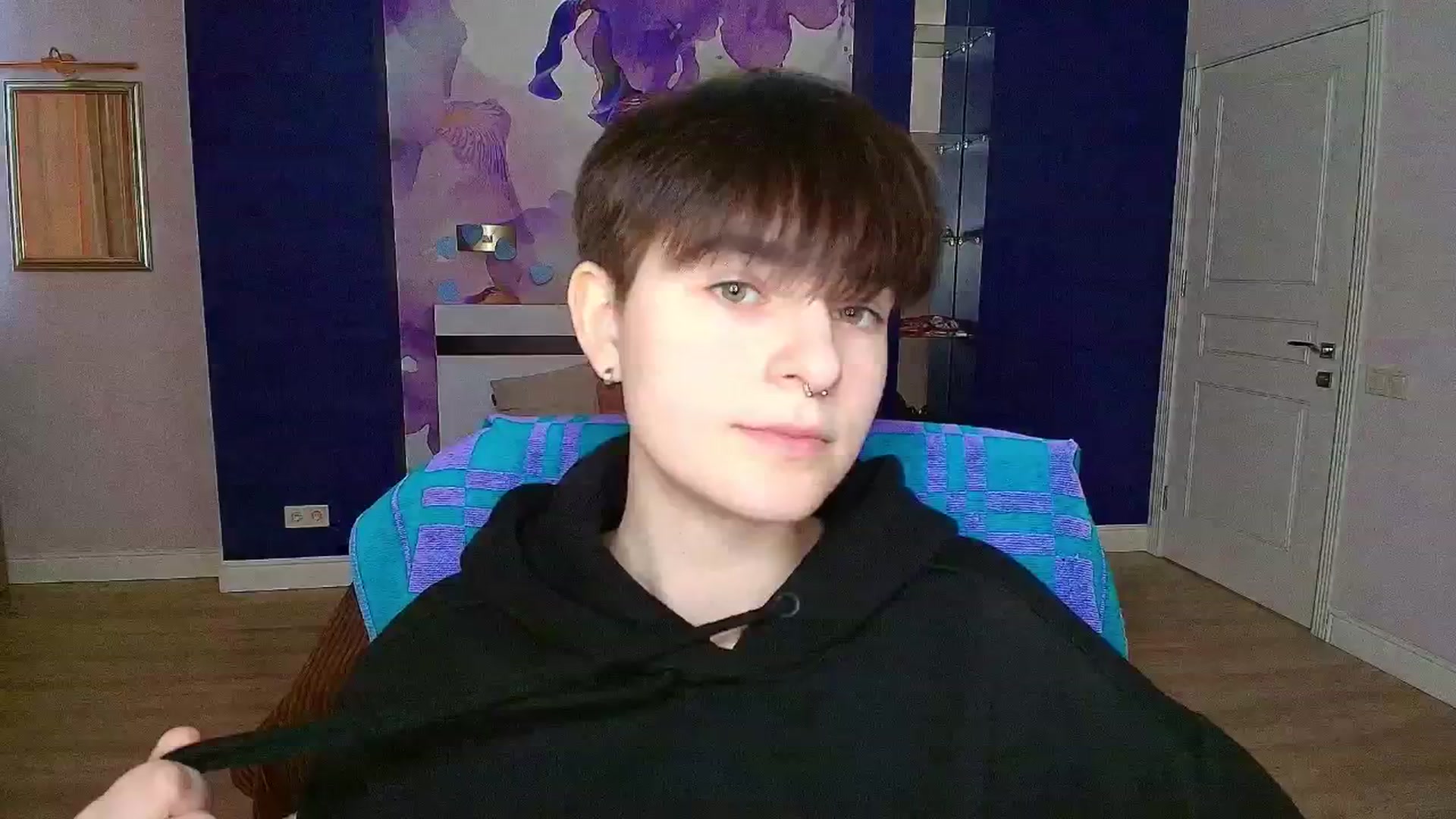 Gallery image thumbnail from EmiliaYours's myfreecams stream on, 03/17/2025, 13:50 image 18 of 20