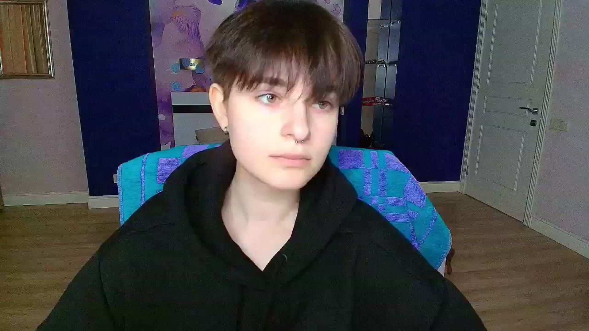Gallery image thumbnail from EmiliaYours's myfreecams stream on, 03/17/2025, 14:59 image 17 of 20