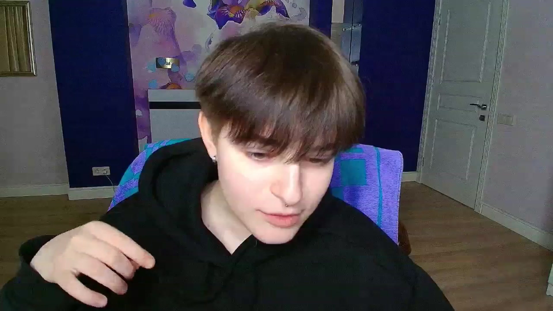 Gallery image thumbnail from EmiliaYours's myfreecams stream on, 03/17/2025, 16:23 image 7 of 20