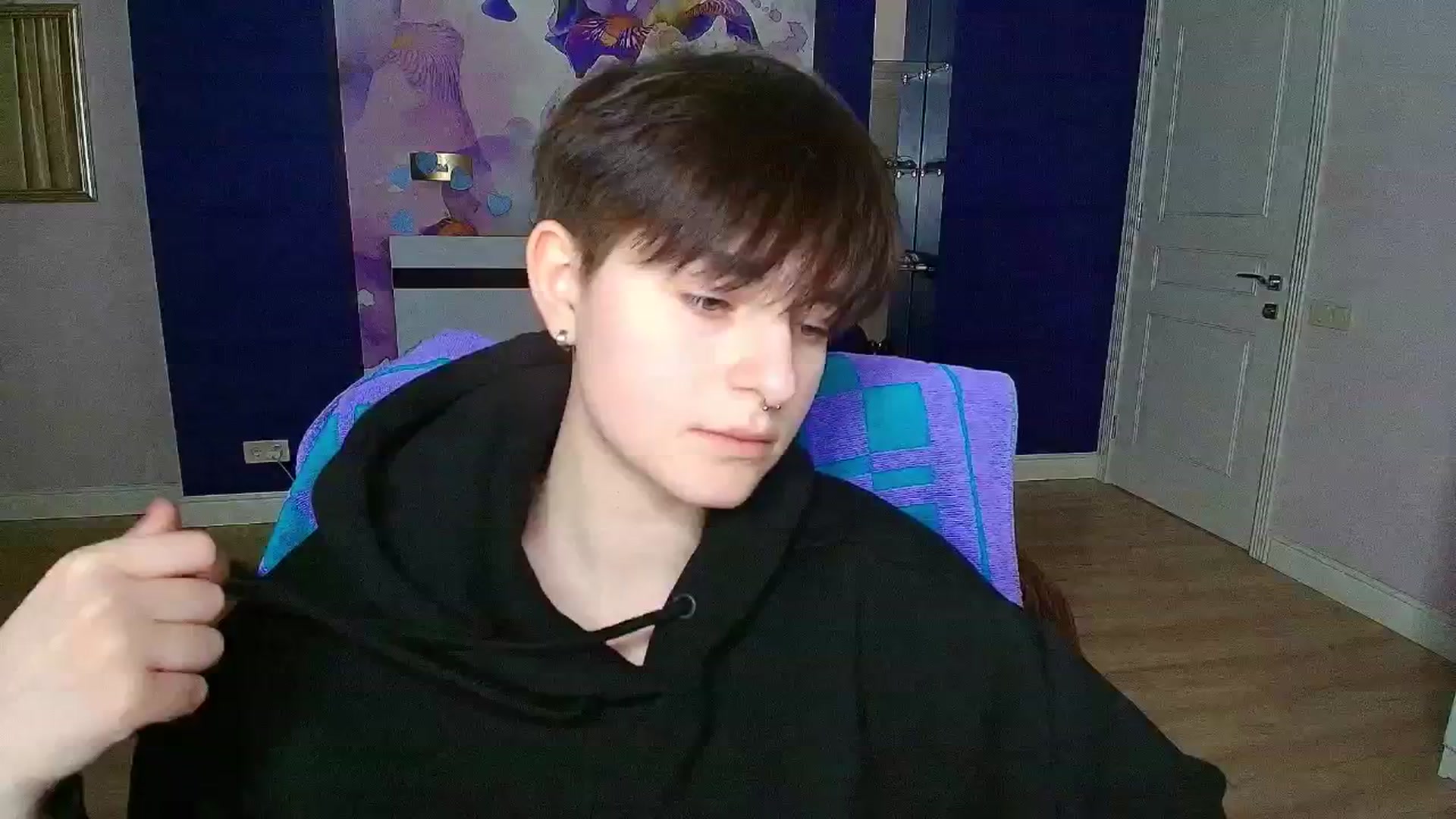 Gallery image thumbnail from EmiliaYours's myfreecams stream on, 03/17/2025, 16:23 image 18 of 20